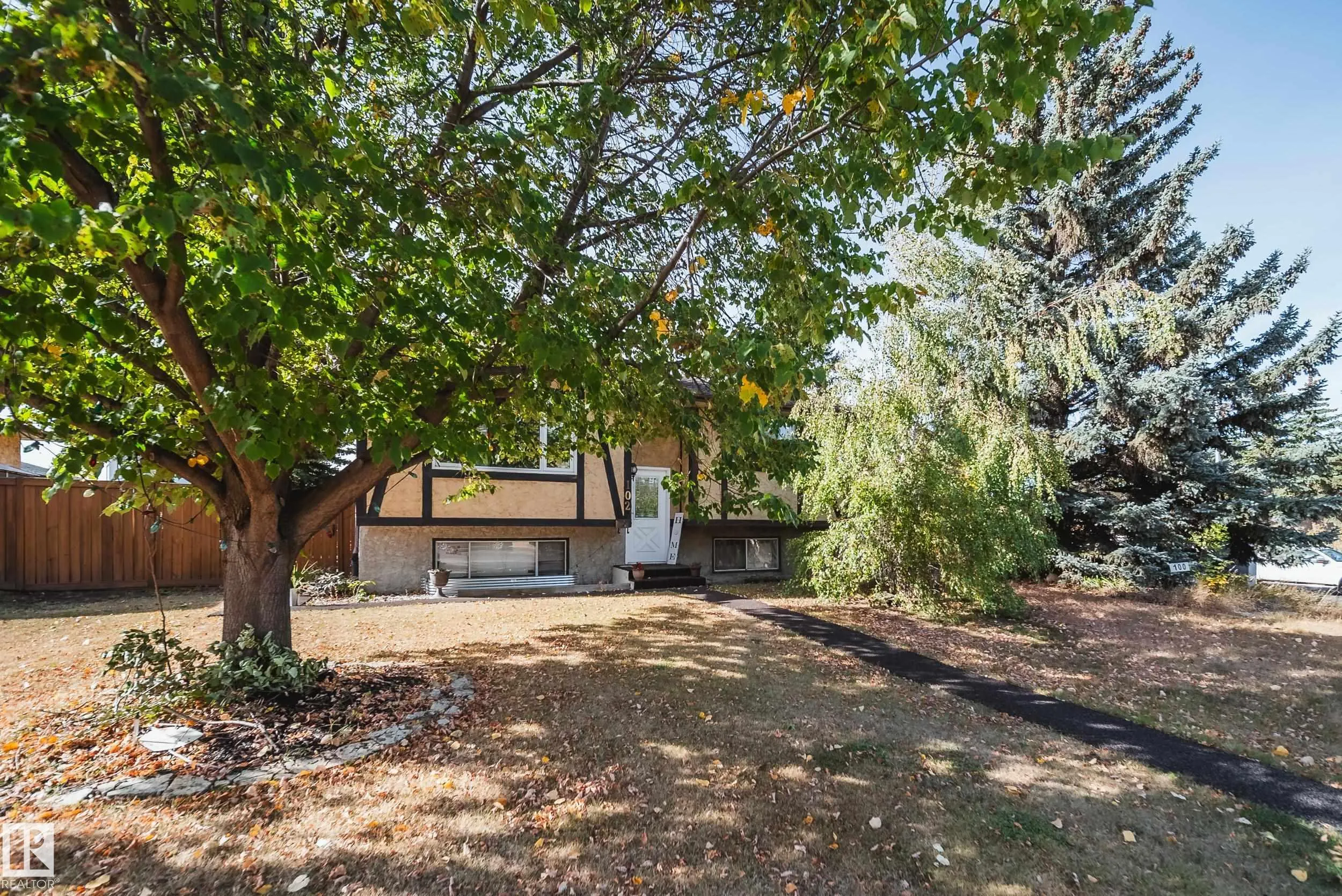 102 WOODVALE Road