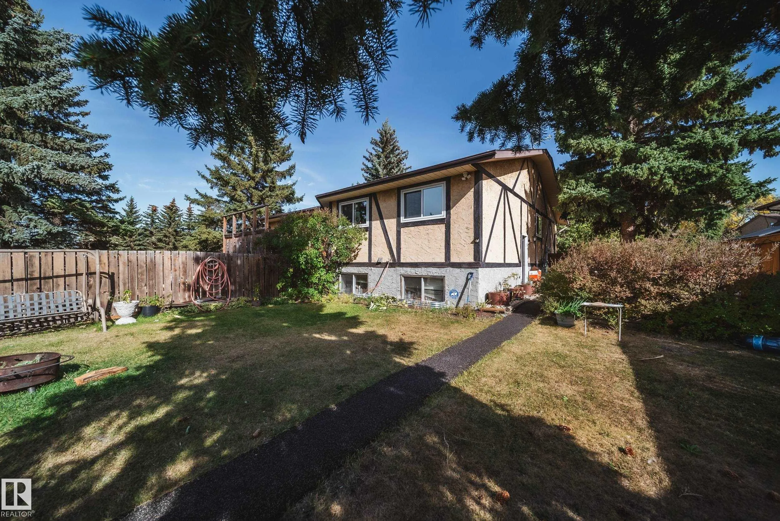 102 WOODVALE Road