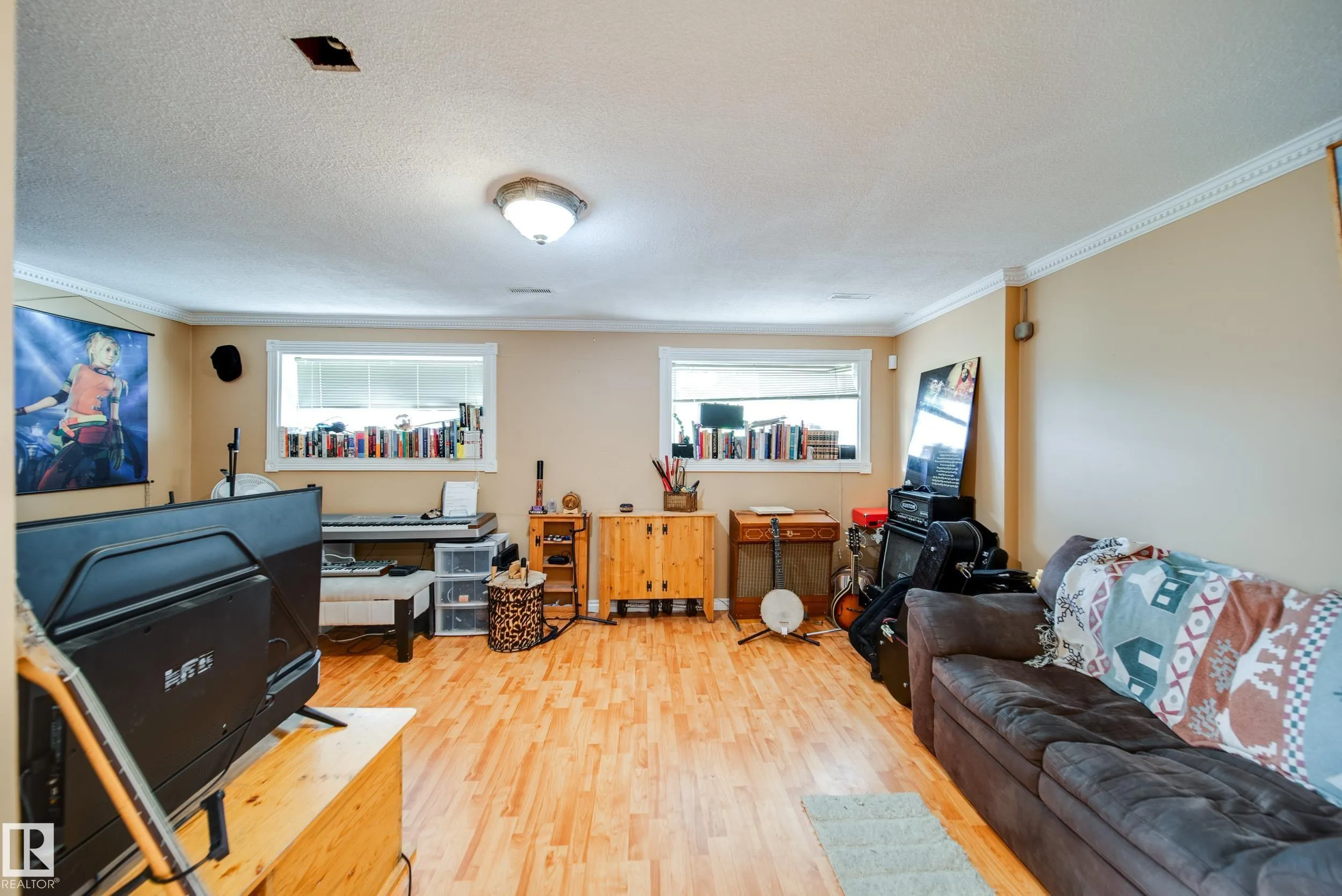 102 WOODVALE Road