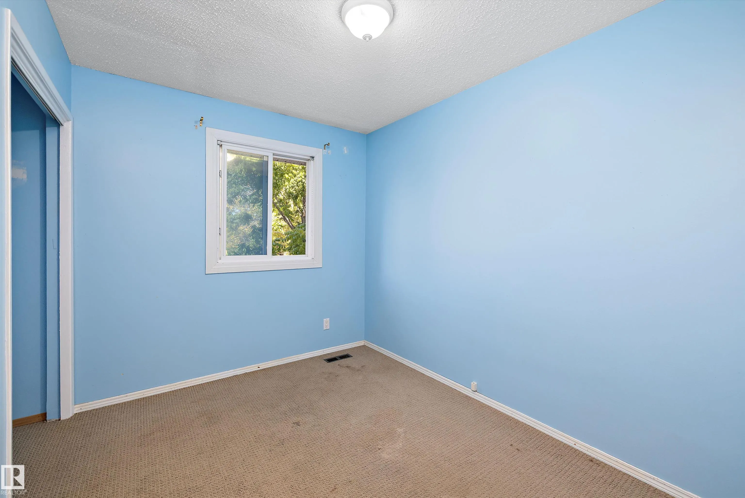 87 BROOKWOOD Drive