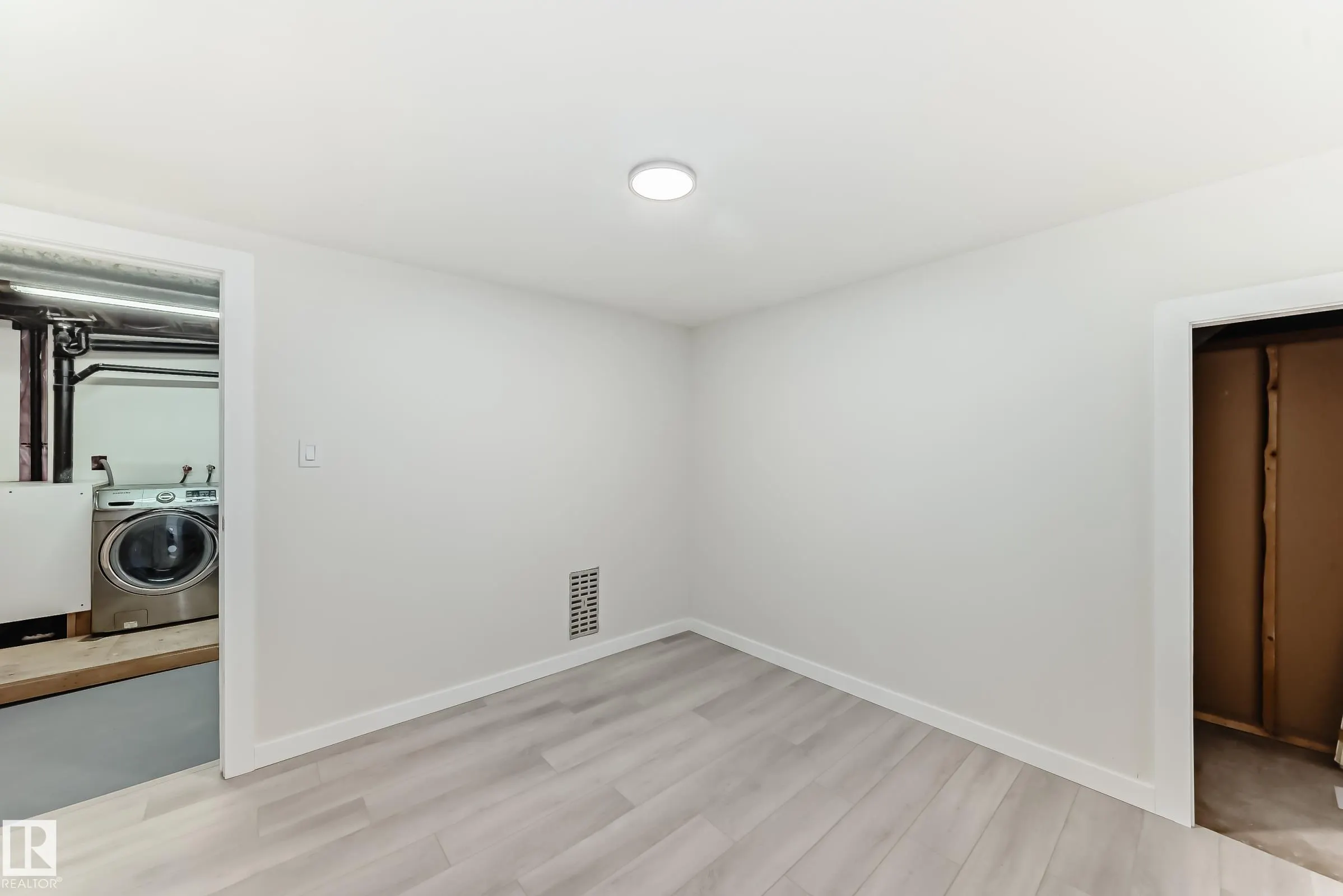 139 WILLOW Street