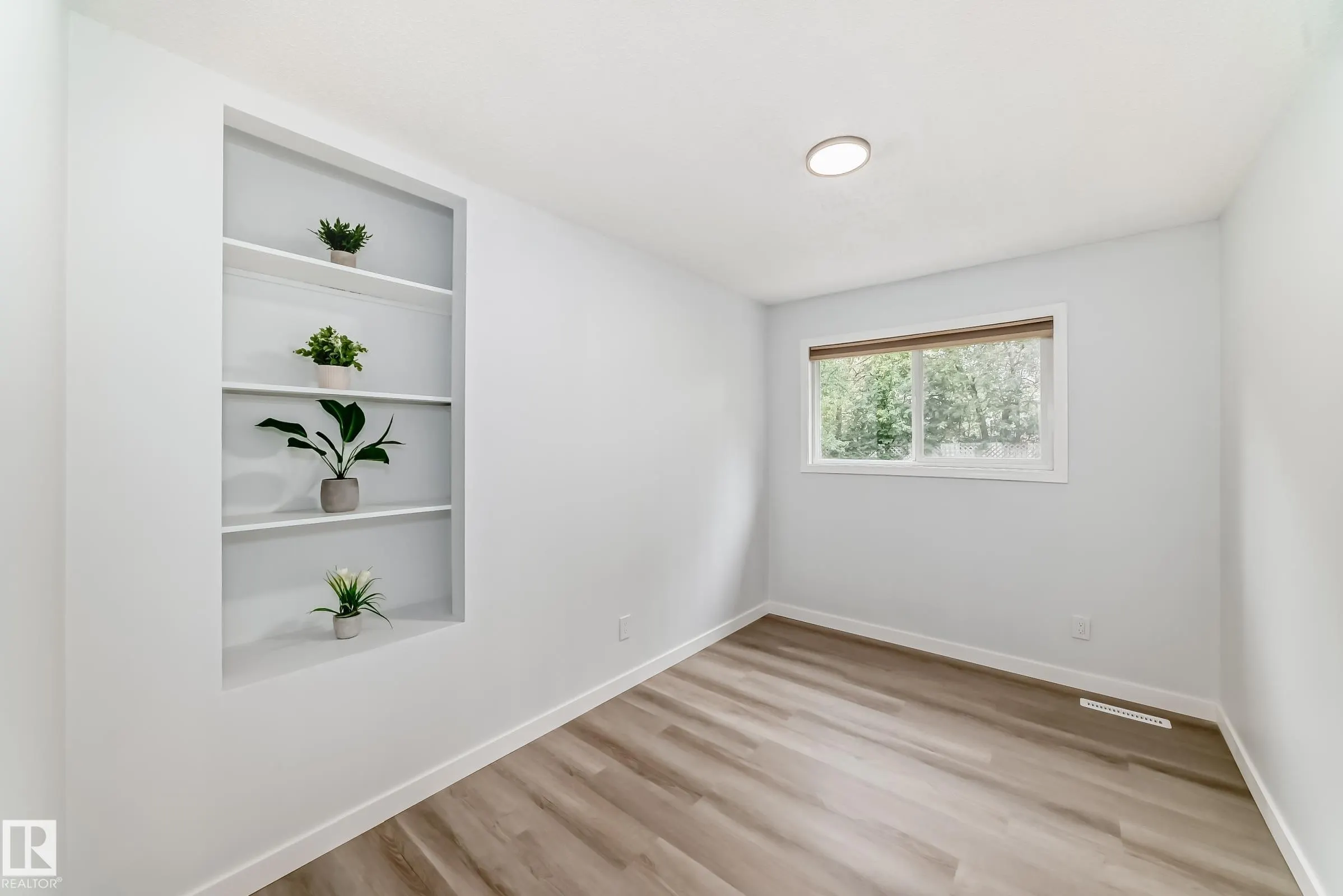 139 WILLOW Street