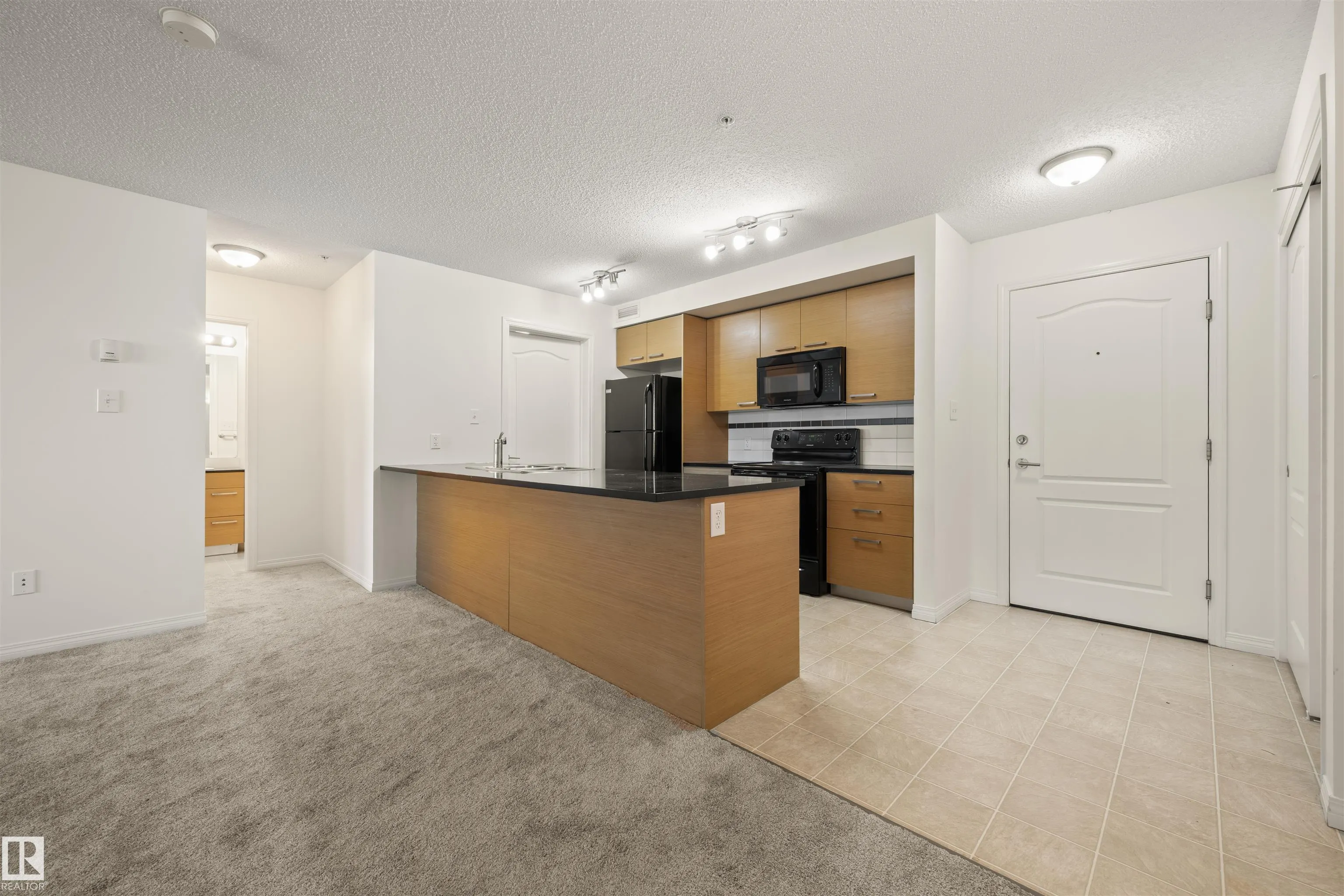 7343 SOUTH TERWILLEGAR Drive