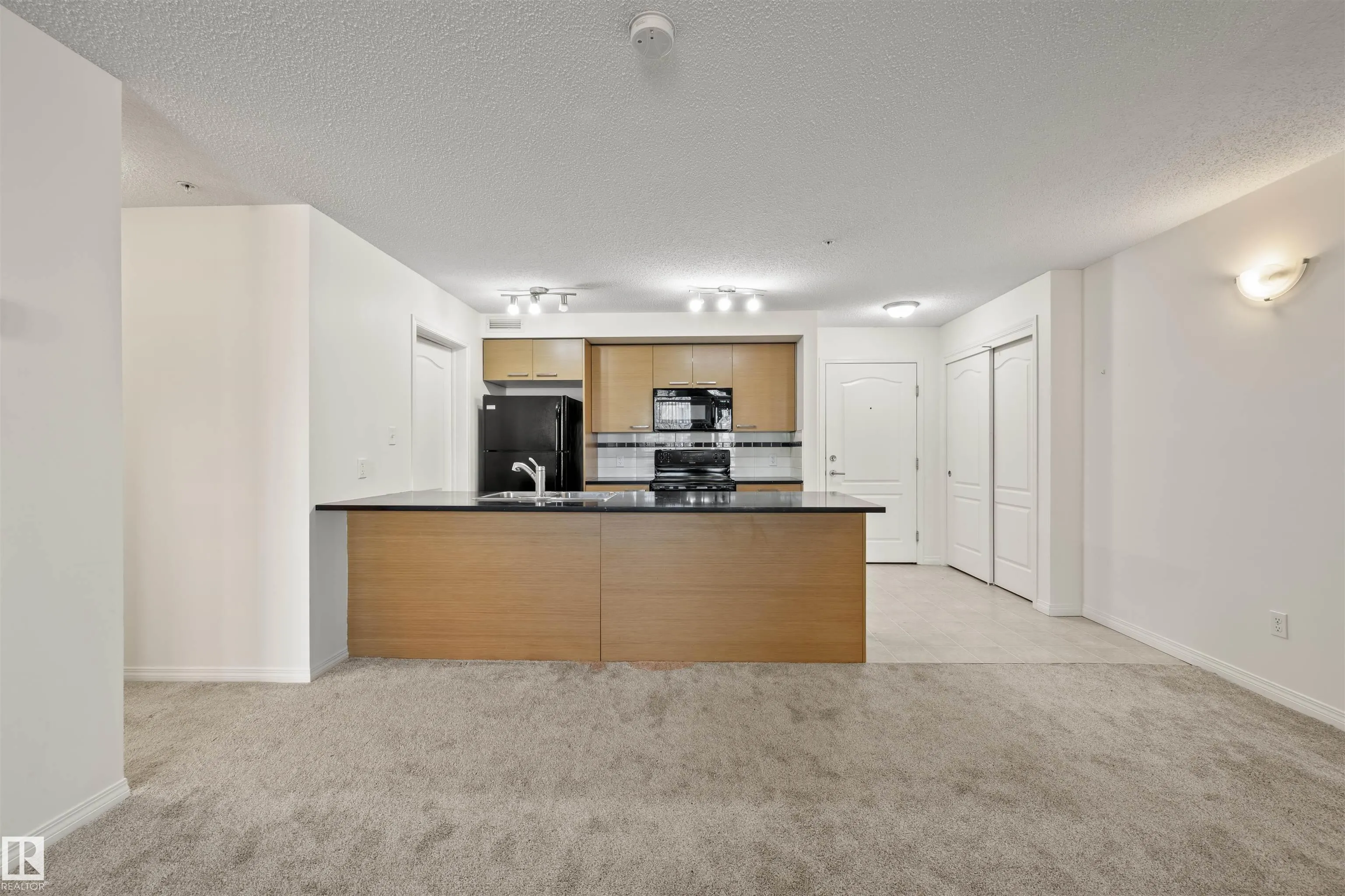 7343 SOUTH TERWILLEGAR Drive