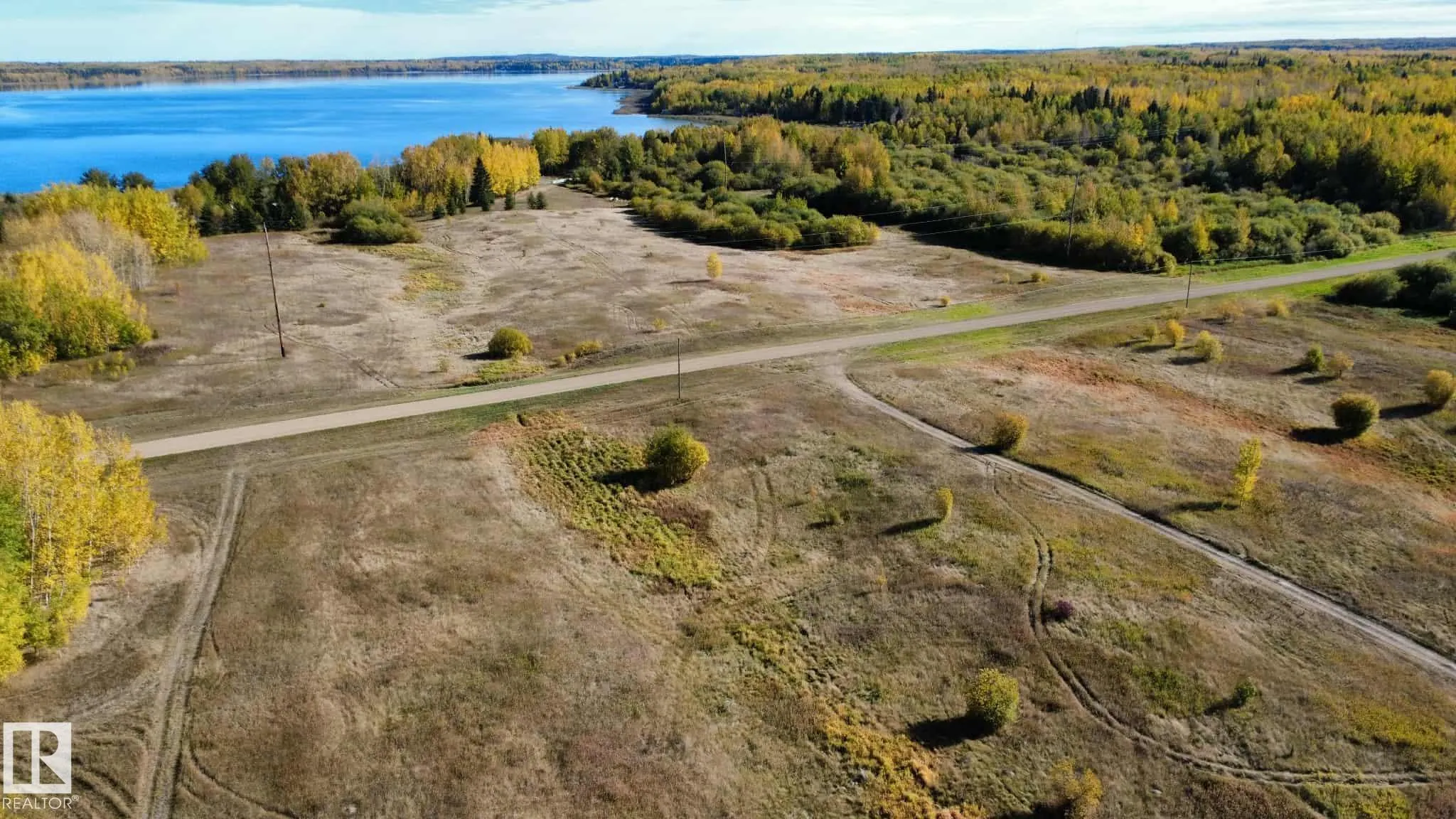 2 Bechthold Bay , Skeleton Lake