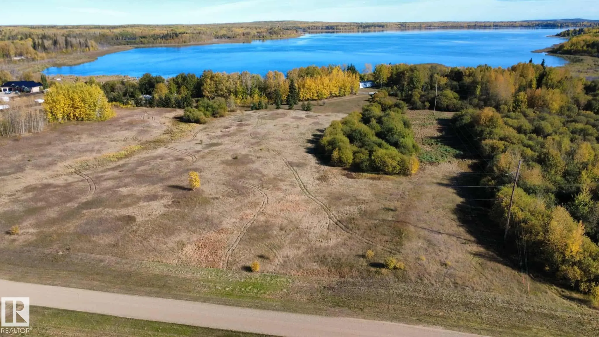 2 Bechthold Bay , Skeleton Lake