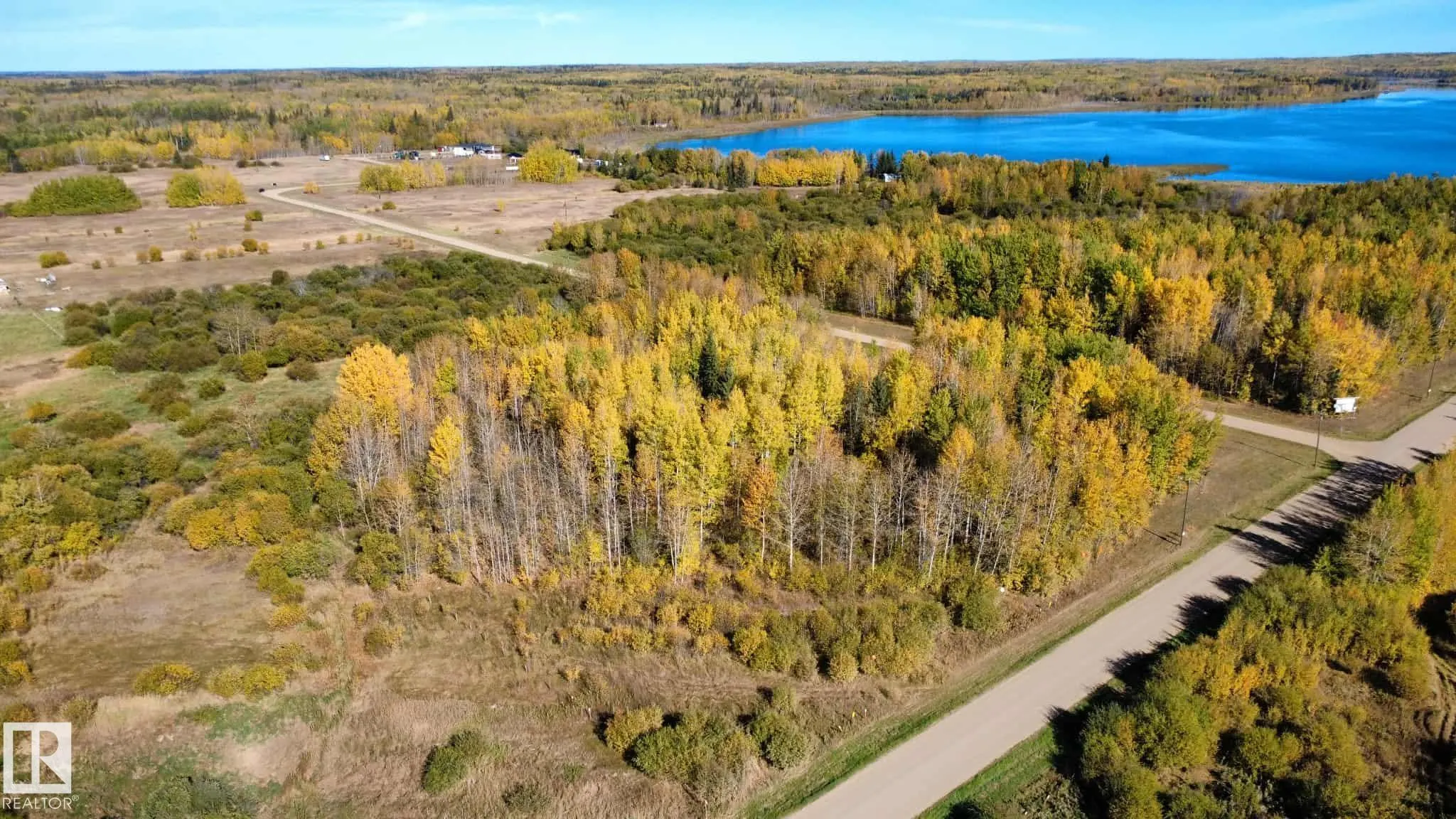 2 Bechthold Bay , Skeleton Lake