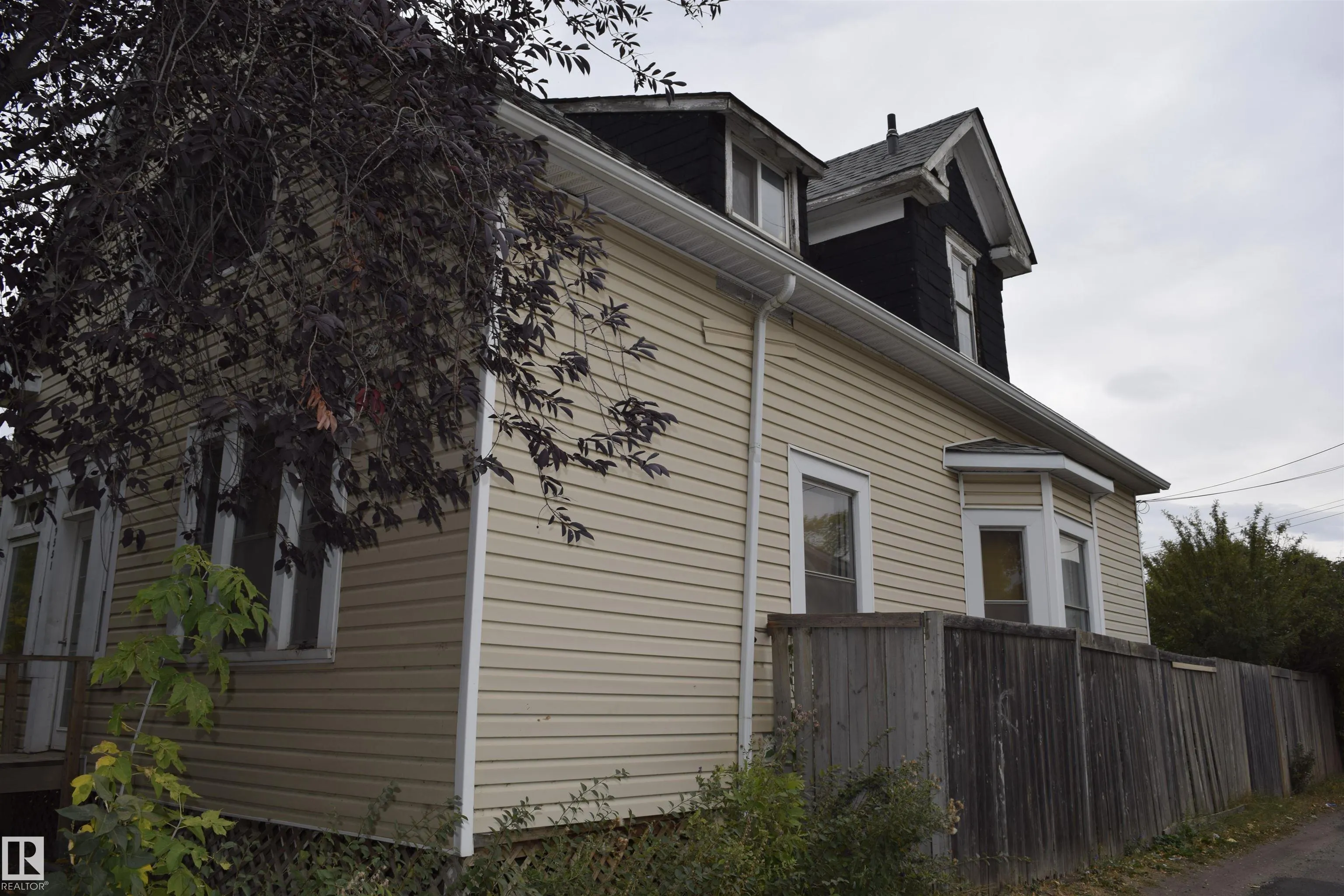 9551 106A Avenue