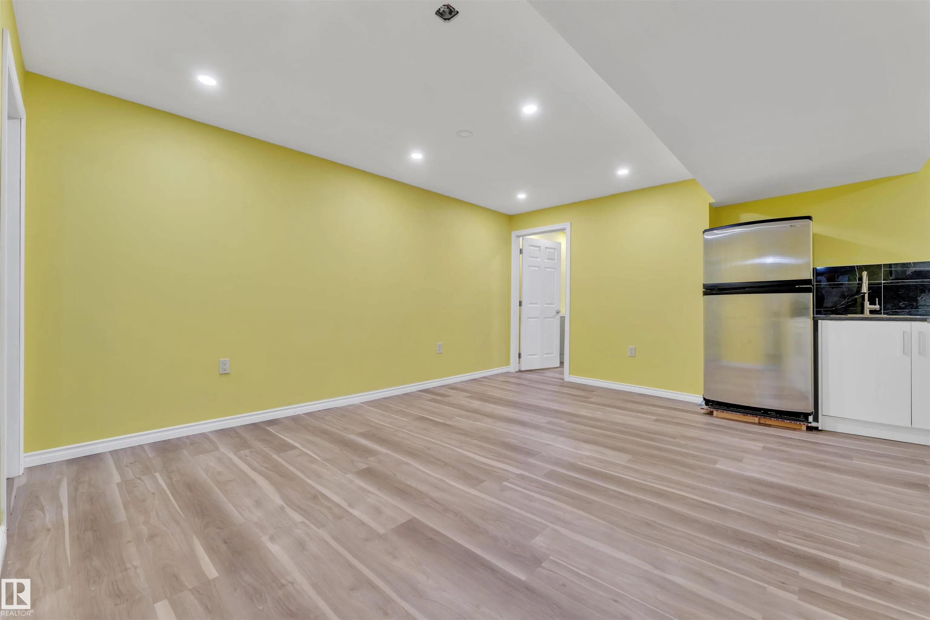 414 WATT Boulevard