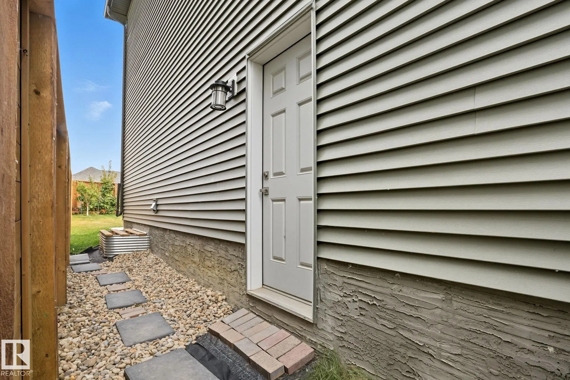 73 Redspur Drive