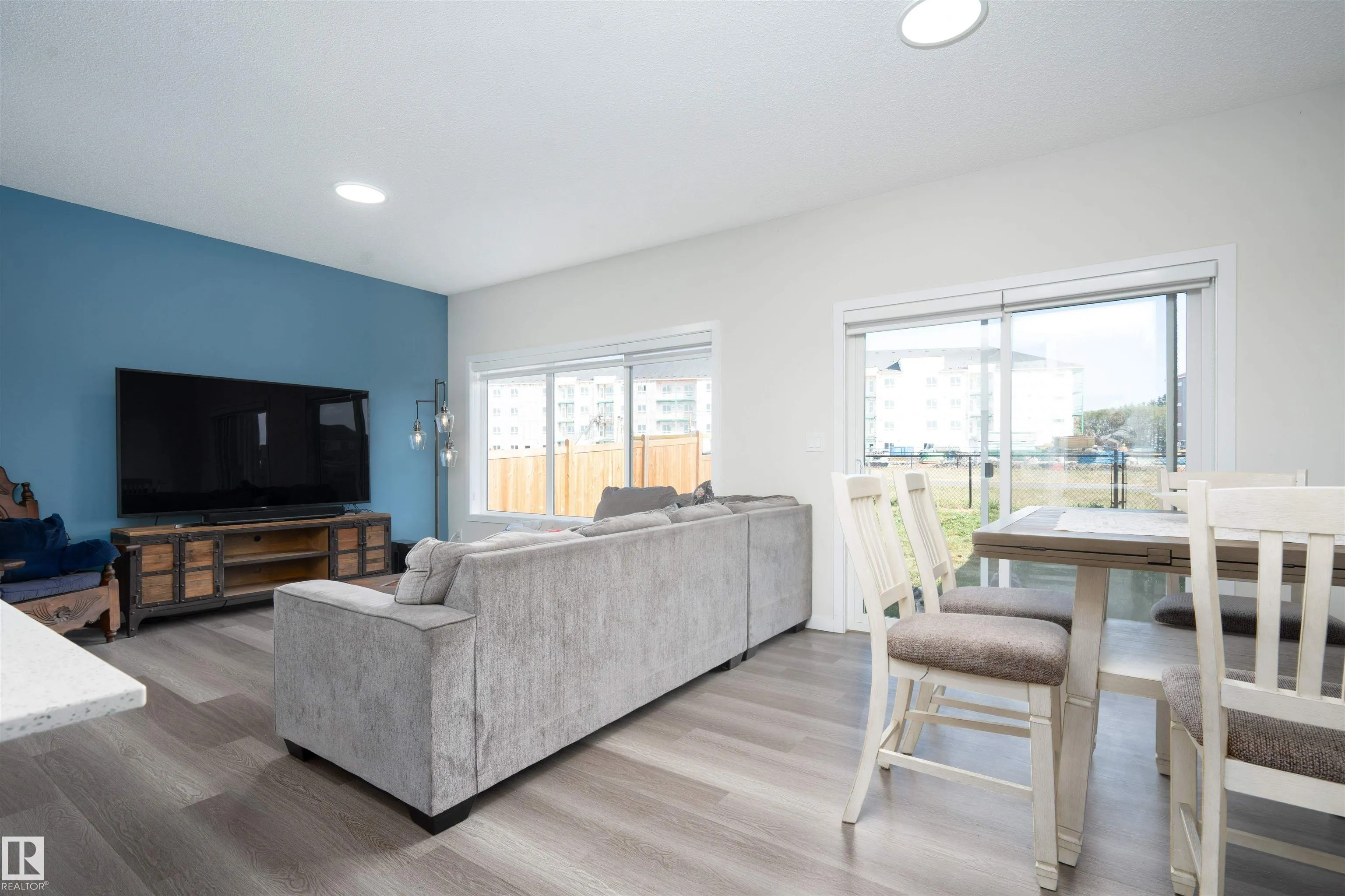 1491 PLUM CIRCLE Circle