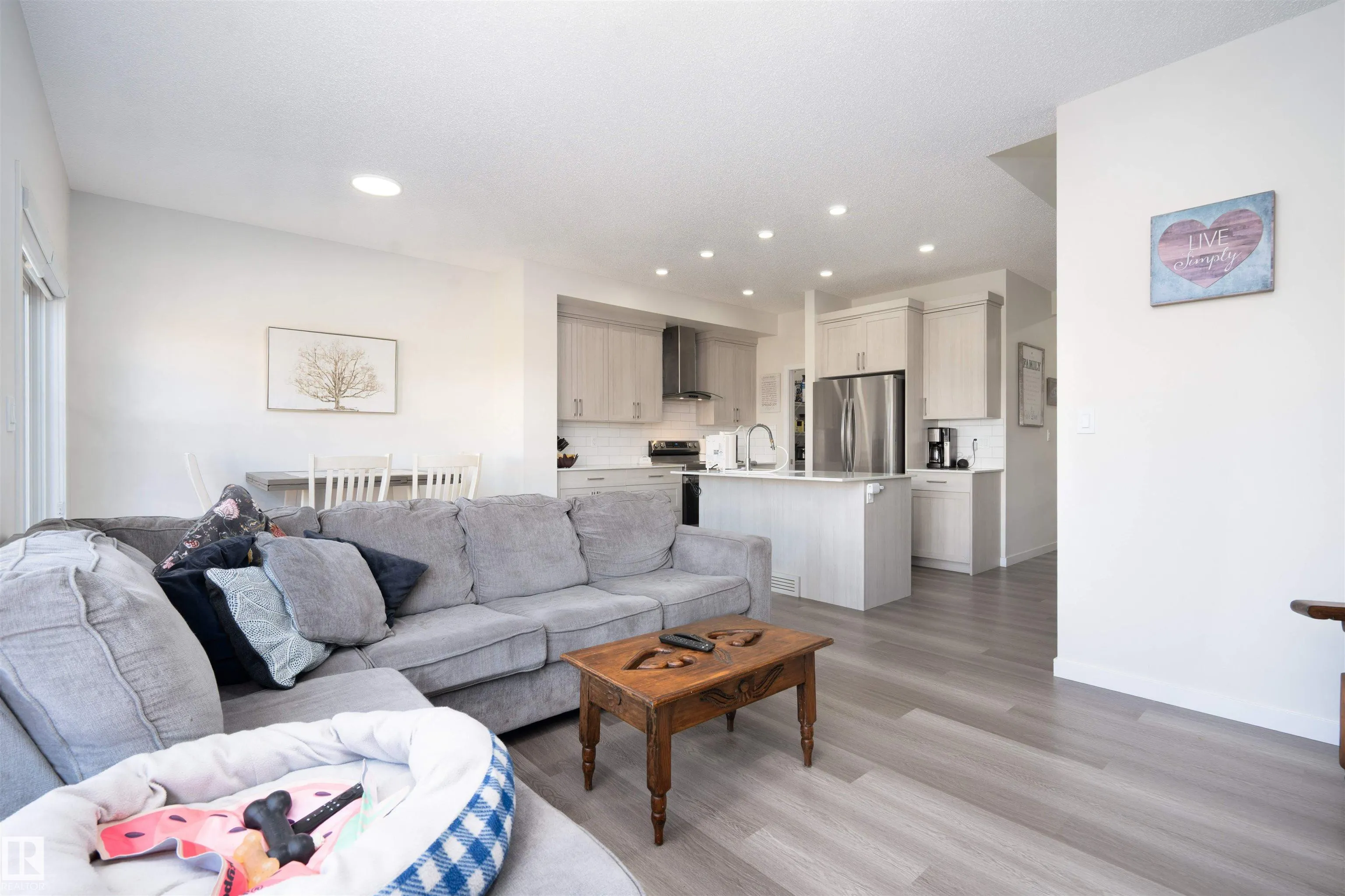 1491 PLUM CIRCLE Circle