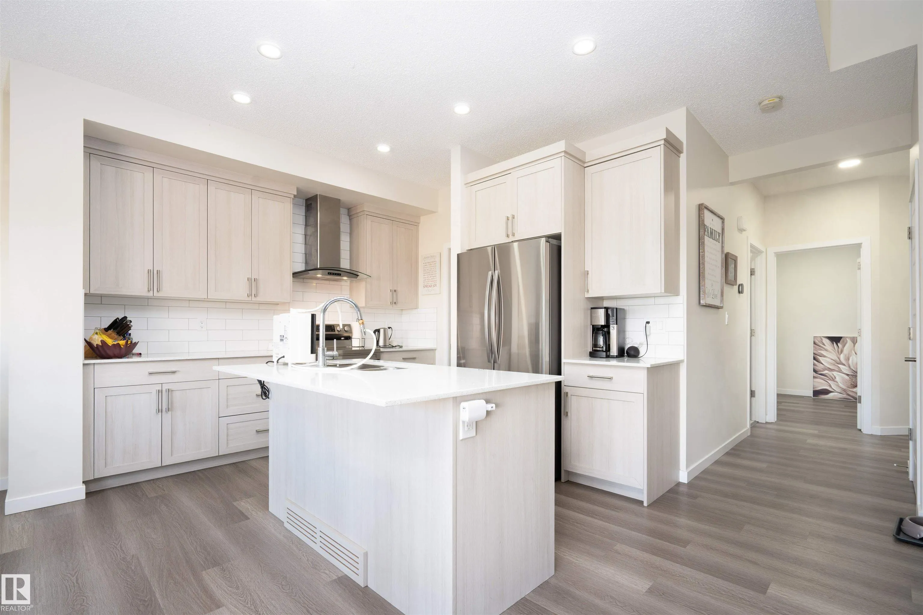 1491 PLUM CIRCLE Circle