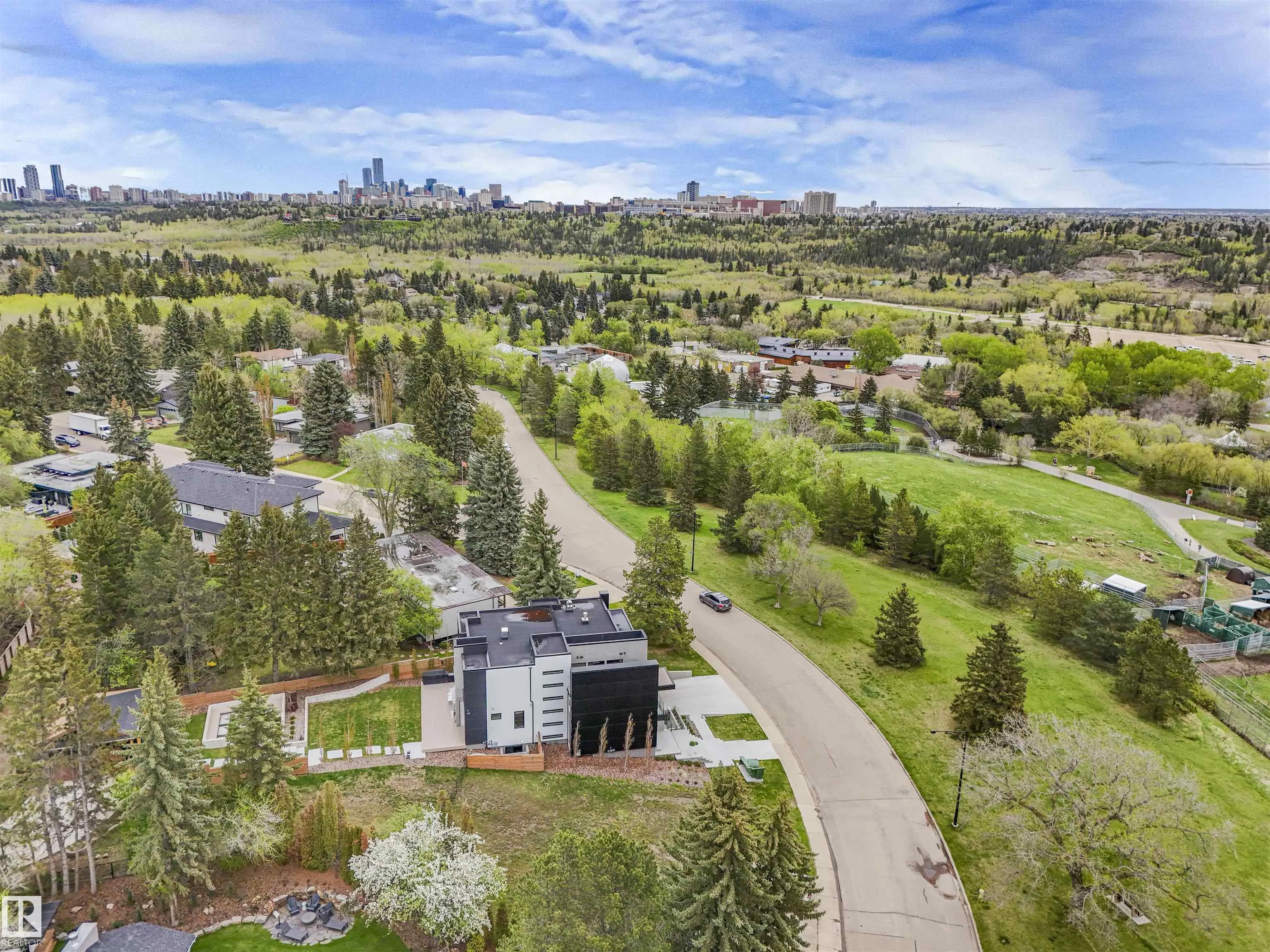 6A LAURIER Place