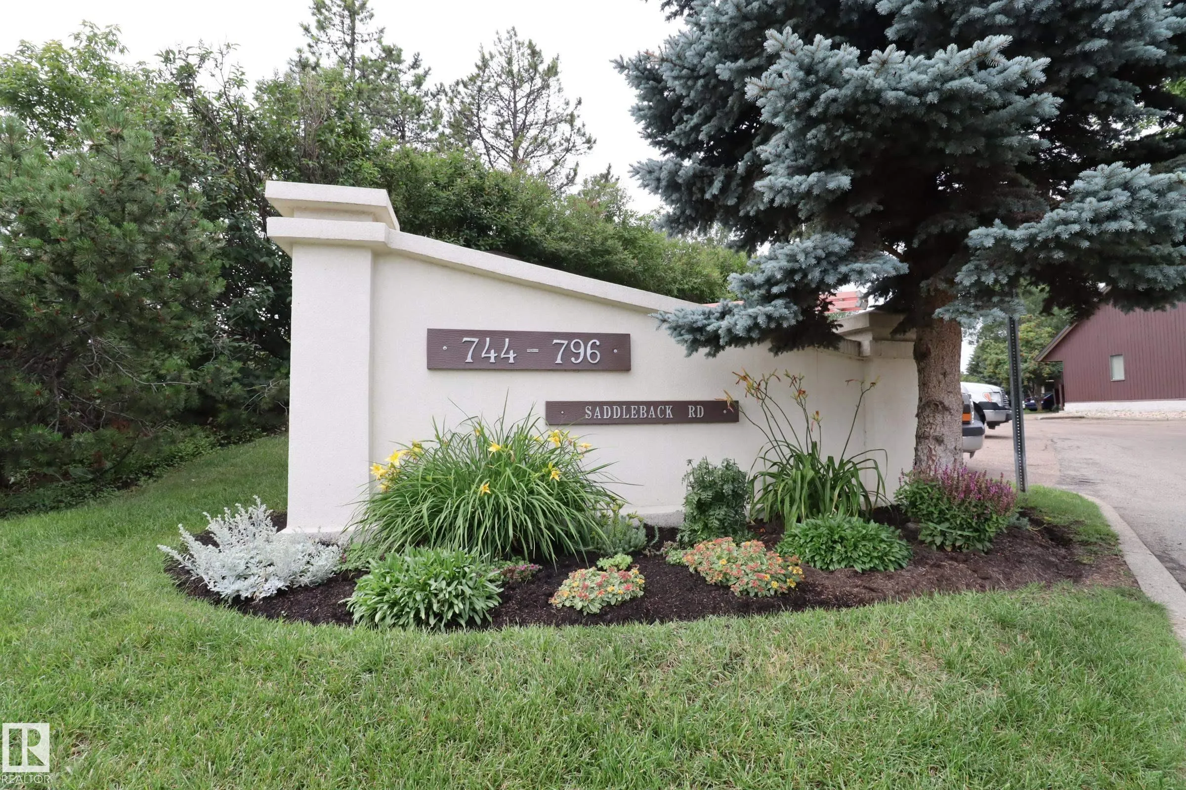 744 SADDLEBACK Road