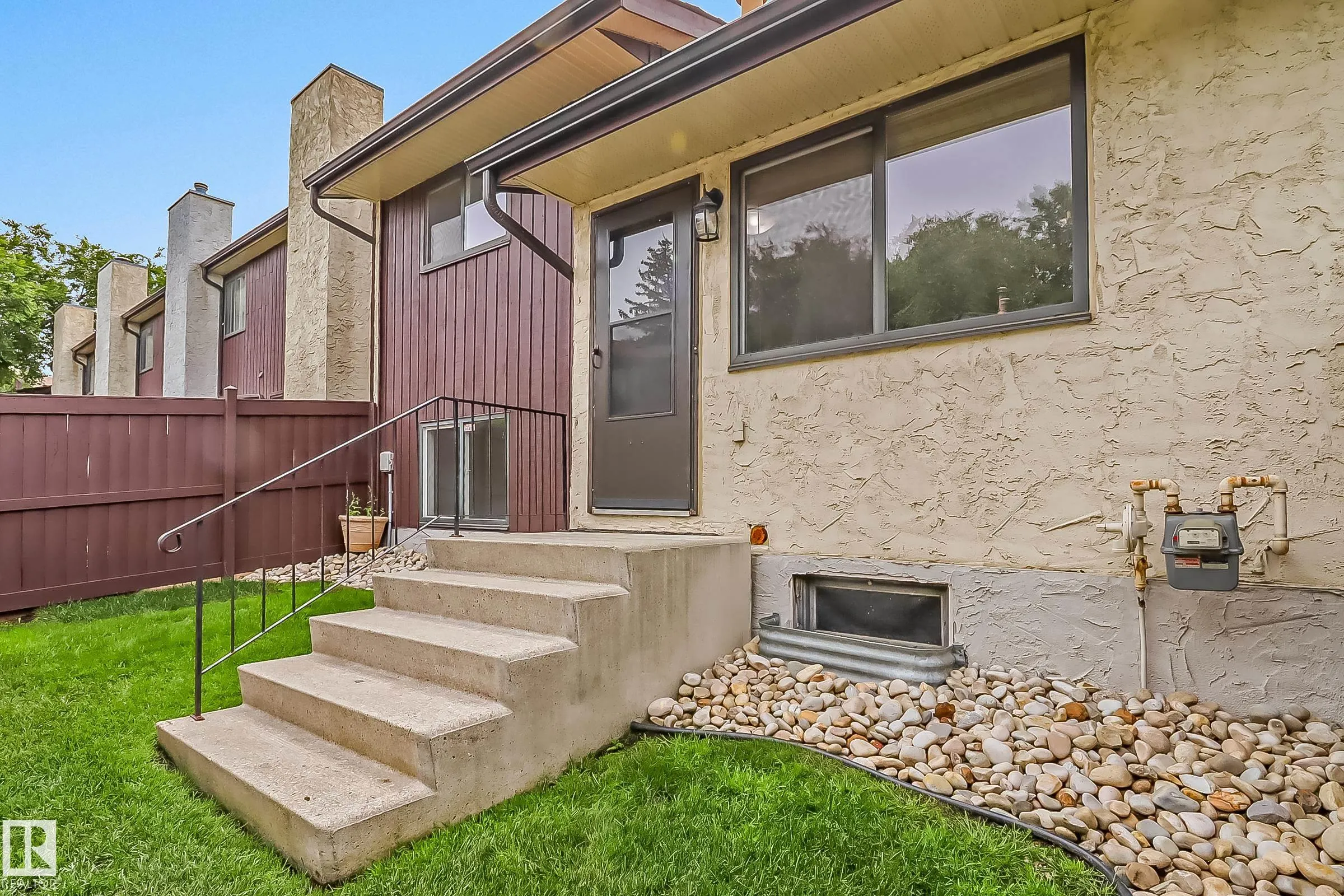 744 SADDLEBACK Road