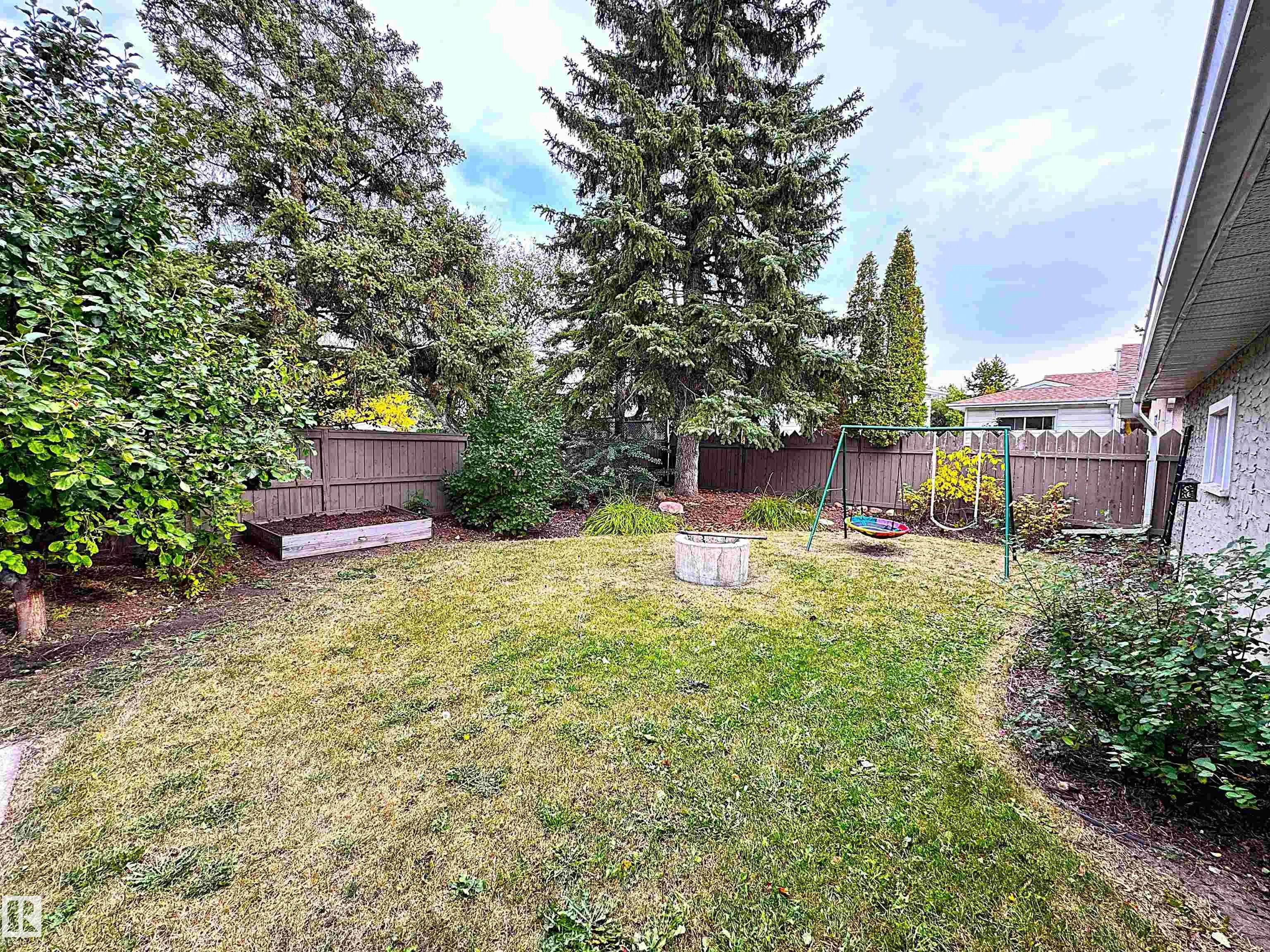 3607 104 Street