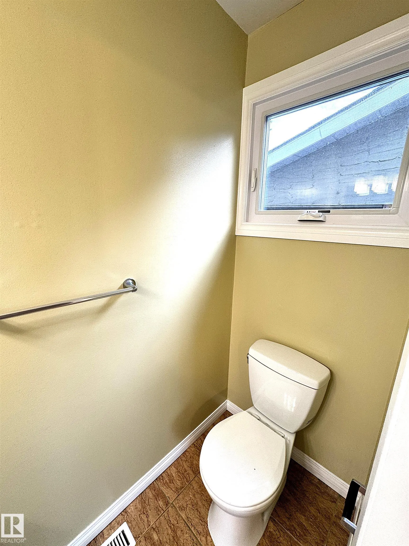 3607 104 Street