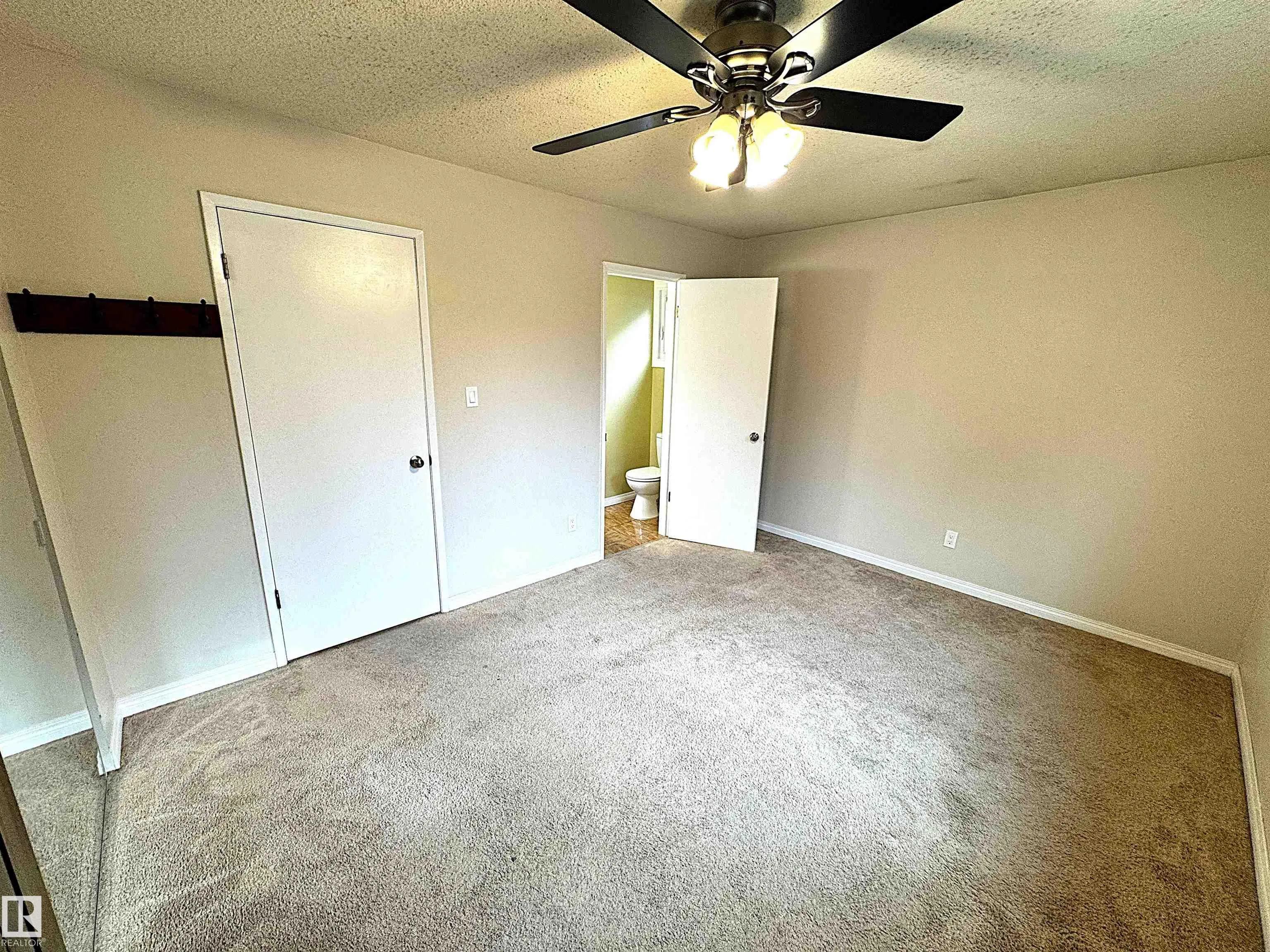 3607 104 Street