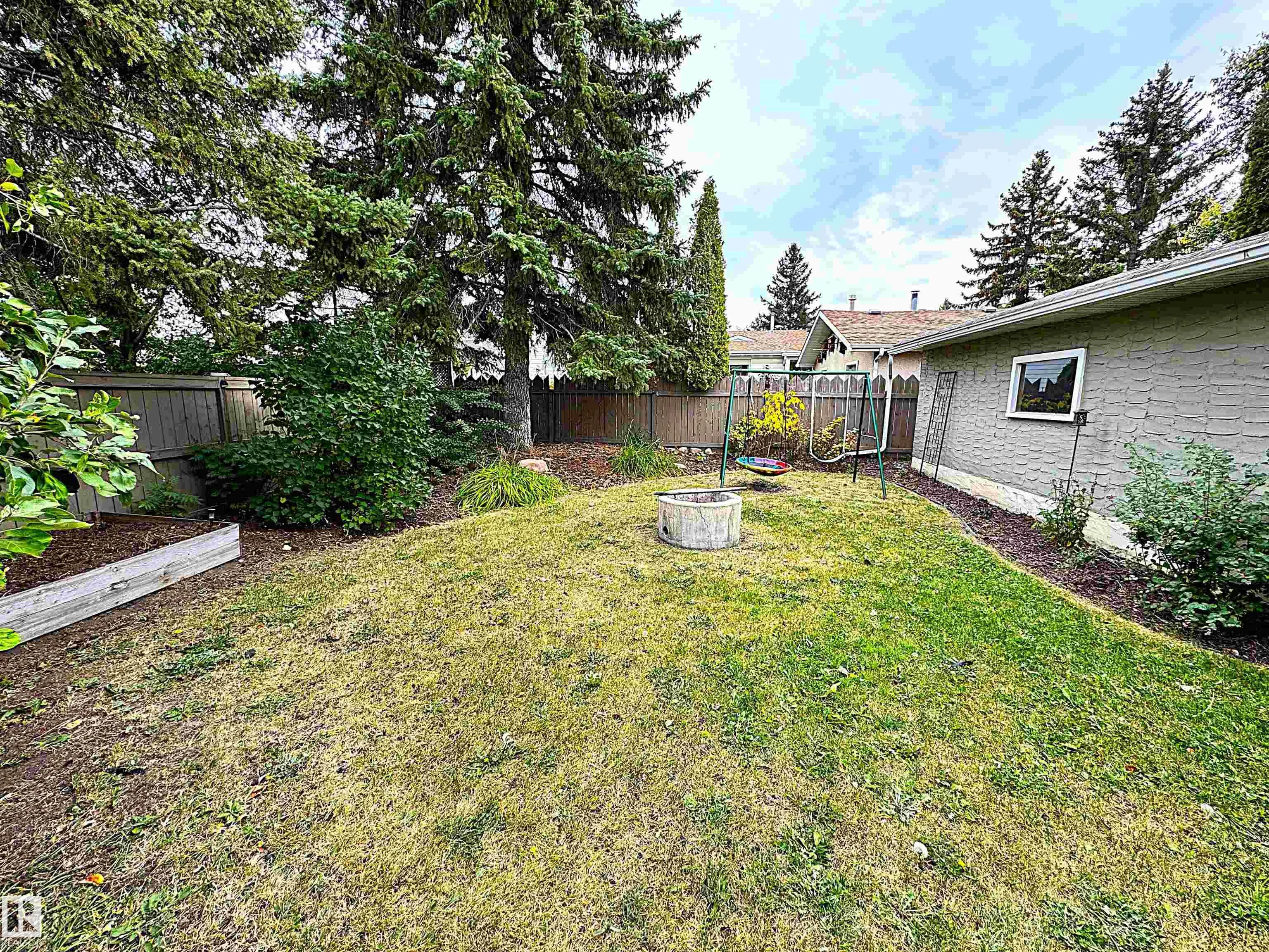3607 104 Street