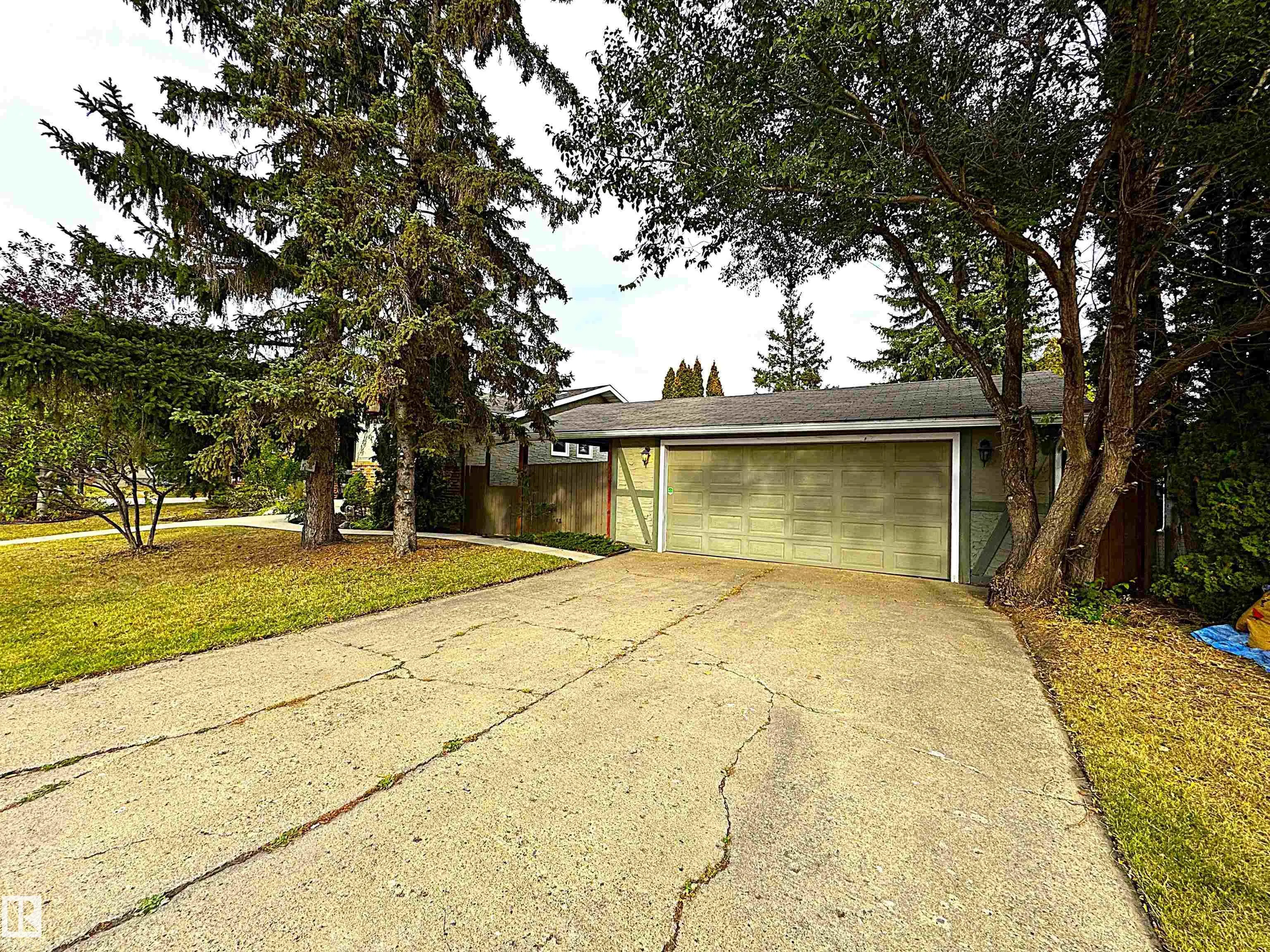 3607 104 Street