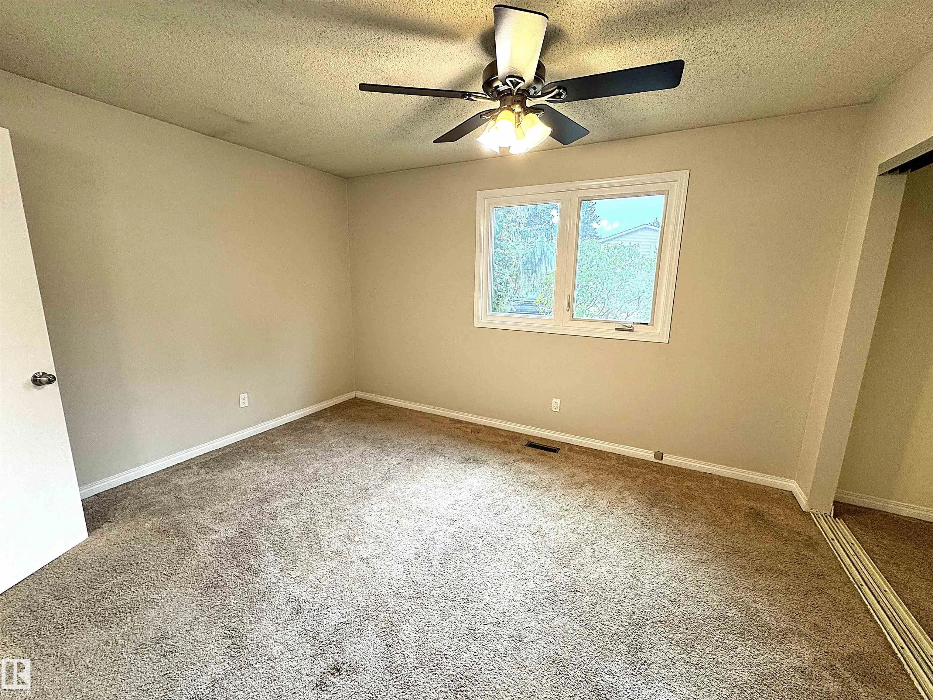 3607 104 Street