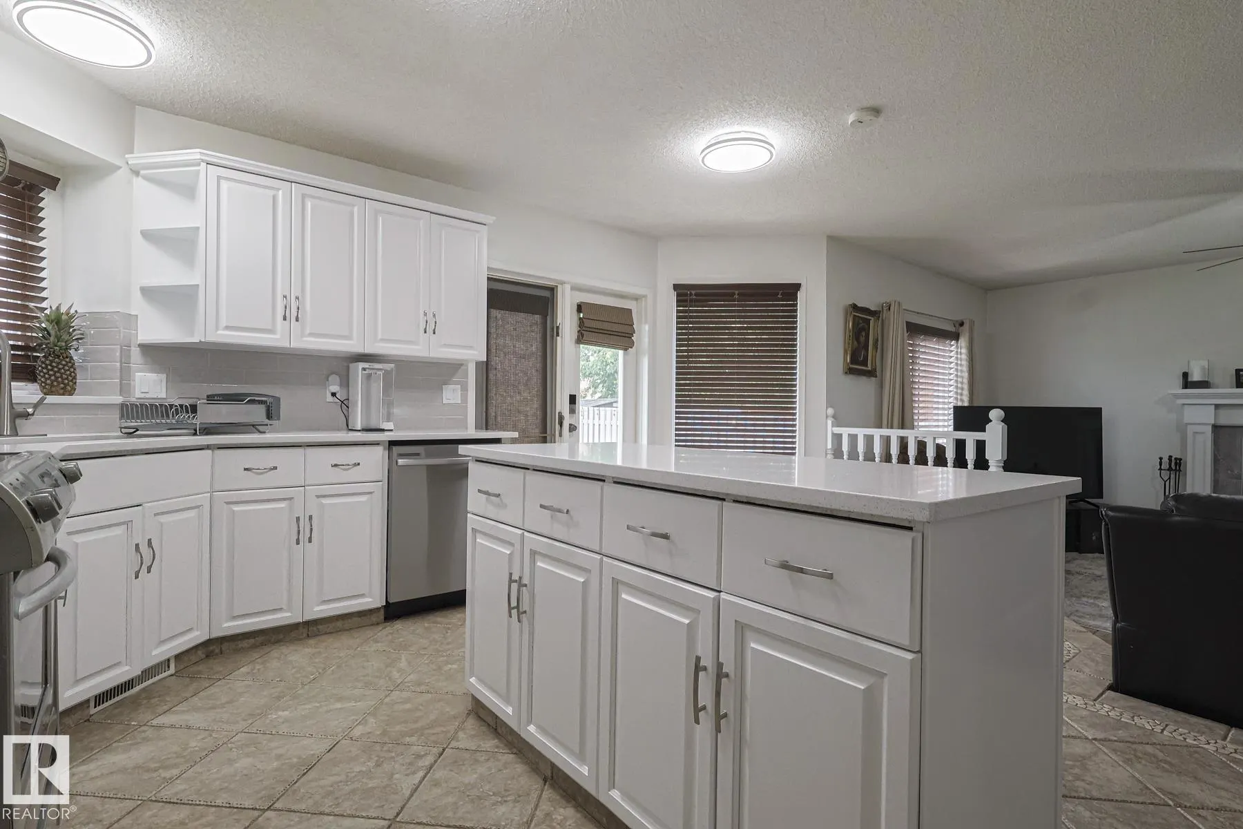 12 ELSINORE Place