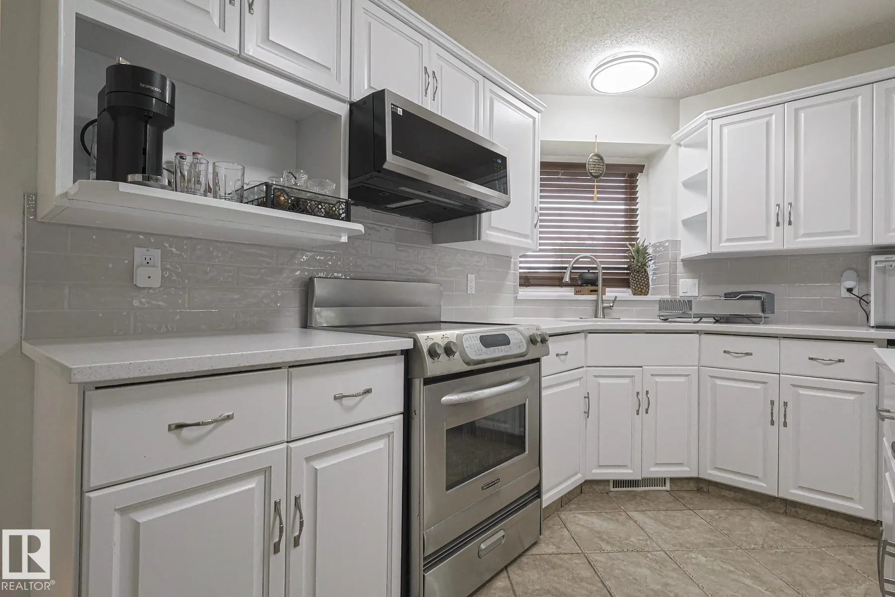 12 ELSINORE Place