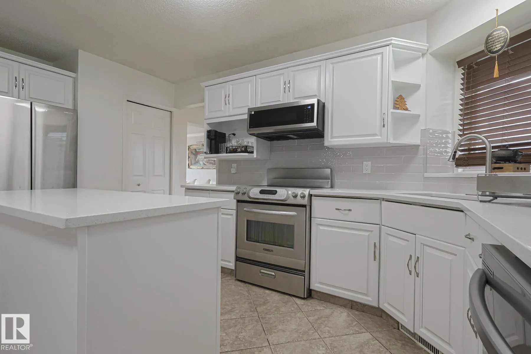 12 ELSINORE Place