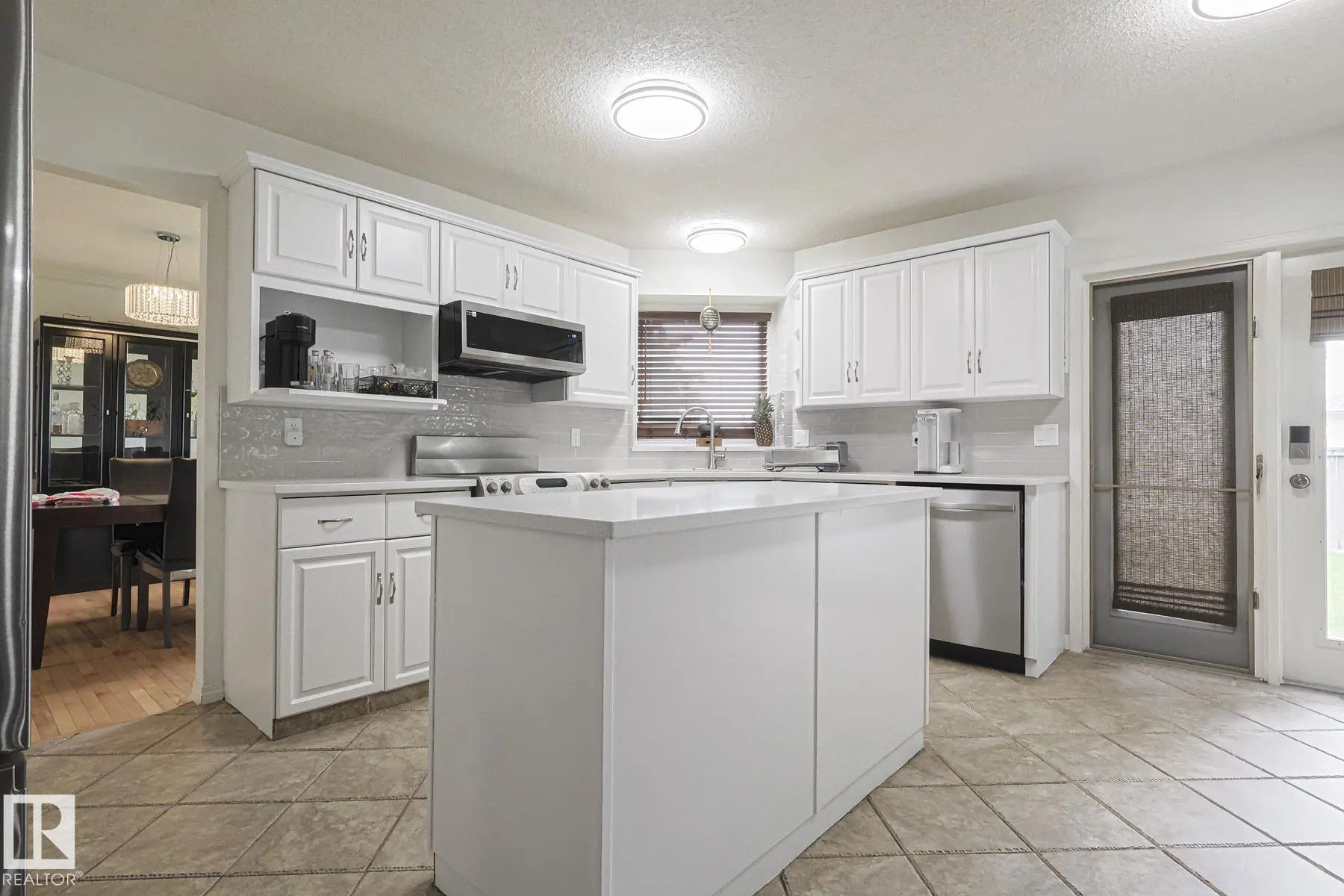 12 ELSINORE Place