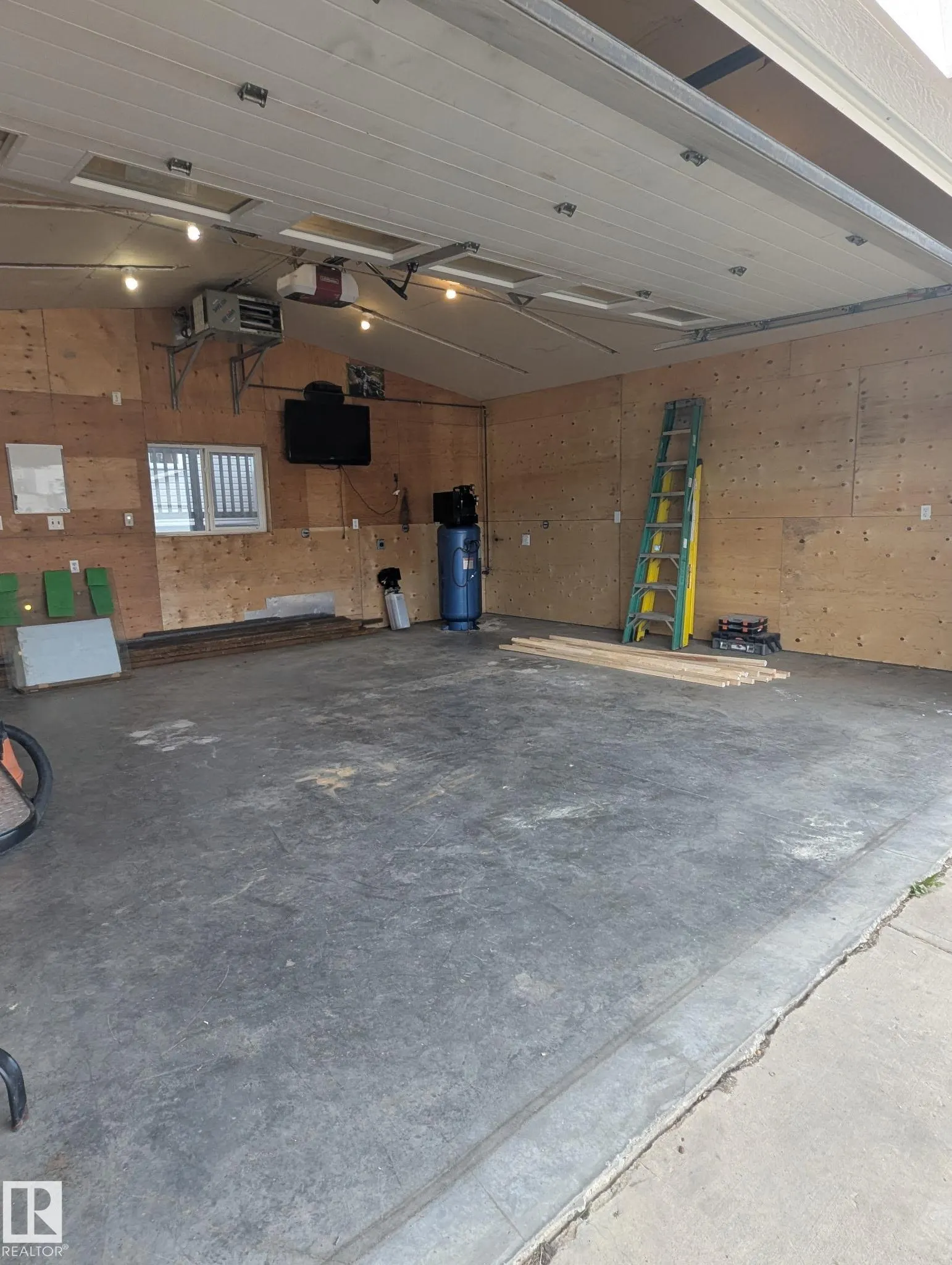 303 Sheridan Way