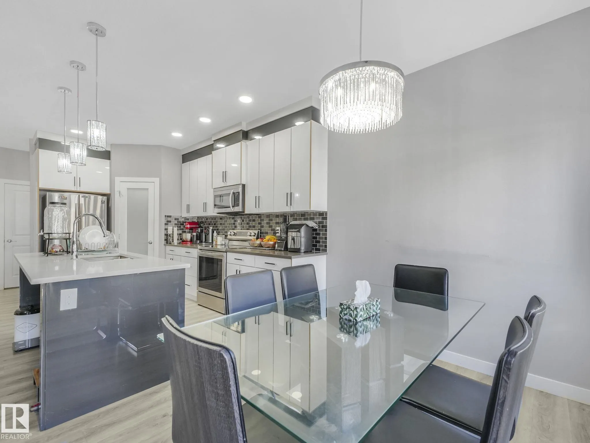 1703 16 Avenue