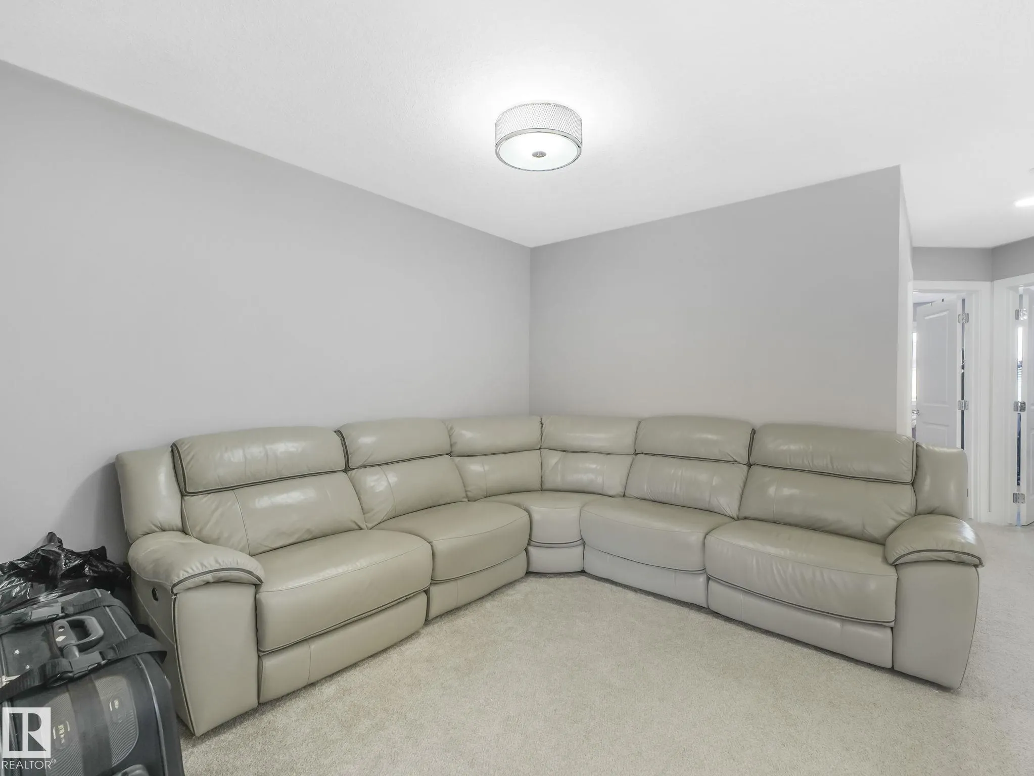 1703 16 Avenue