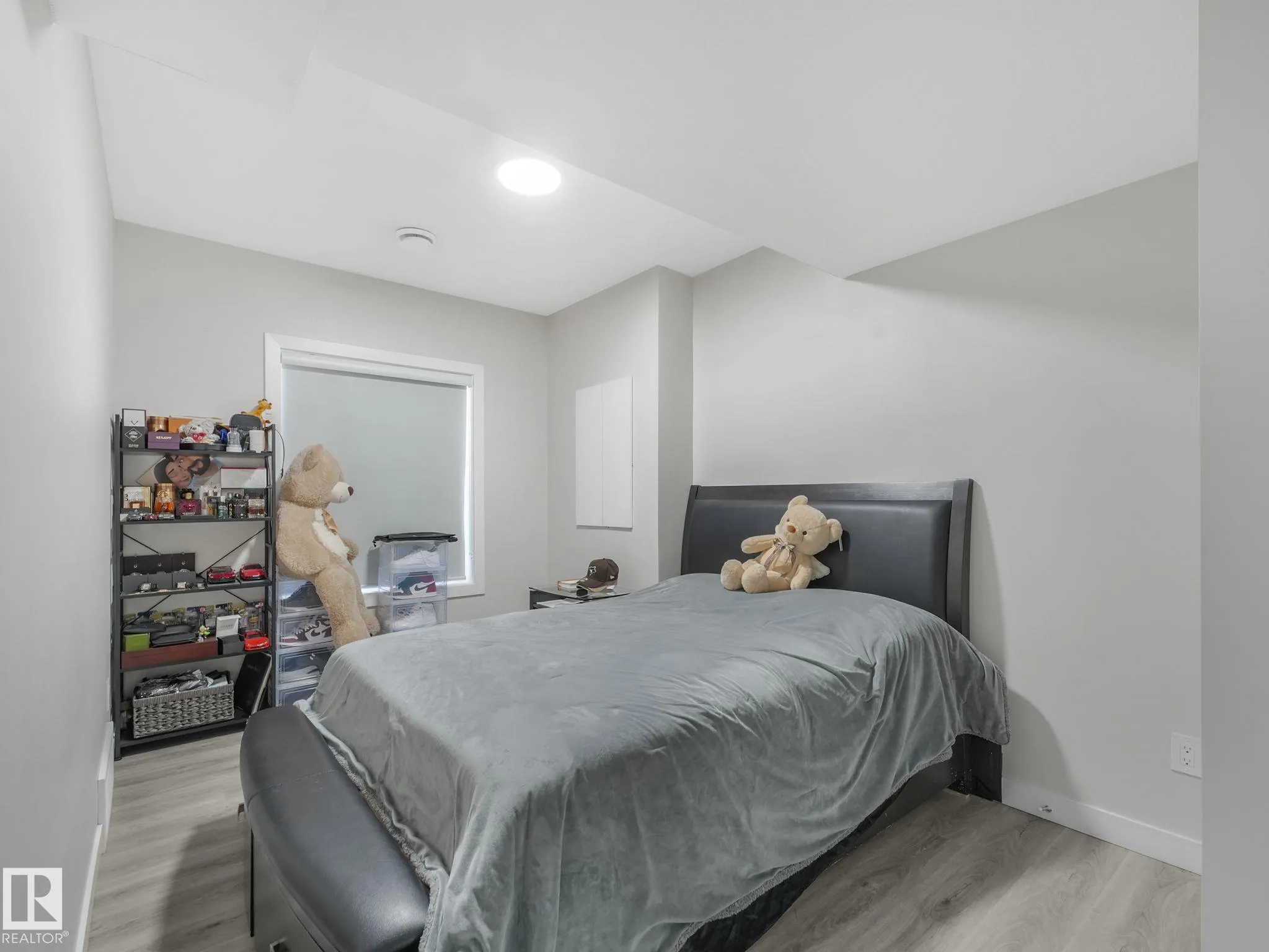 1703 16 Avenue