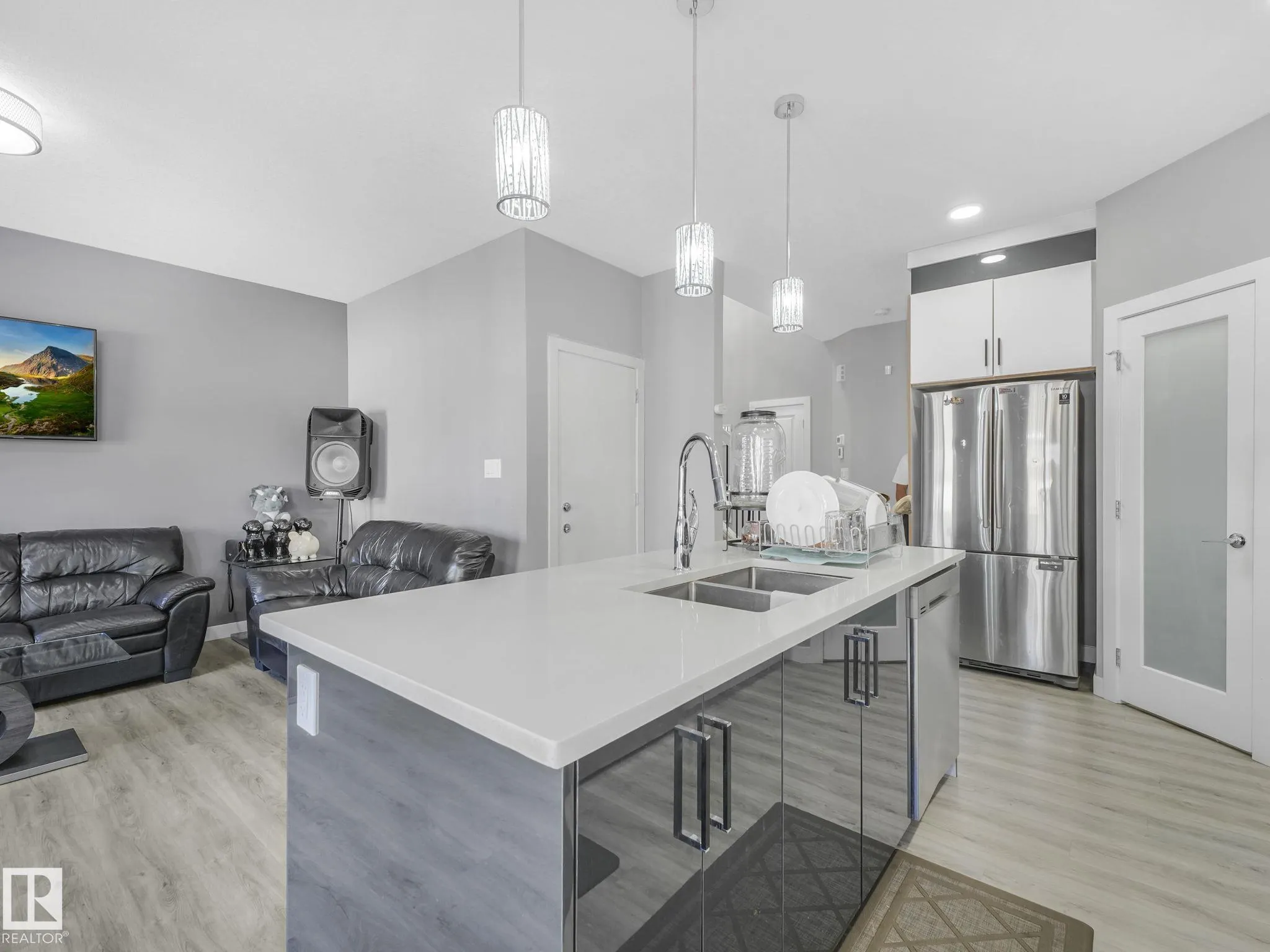 1703 16 Avenue