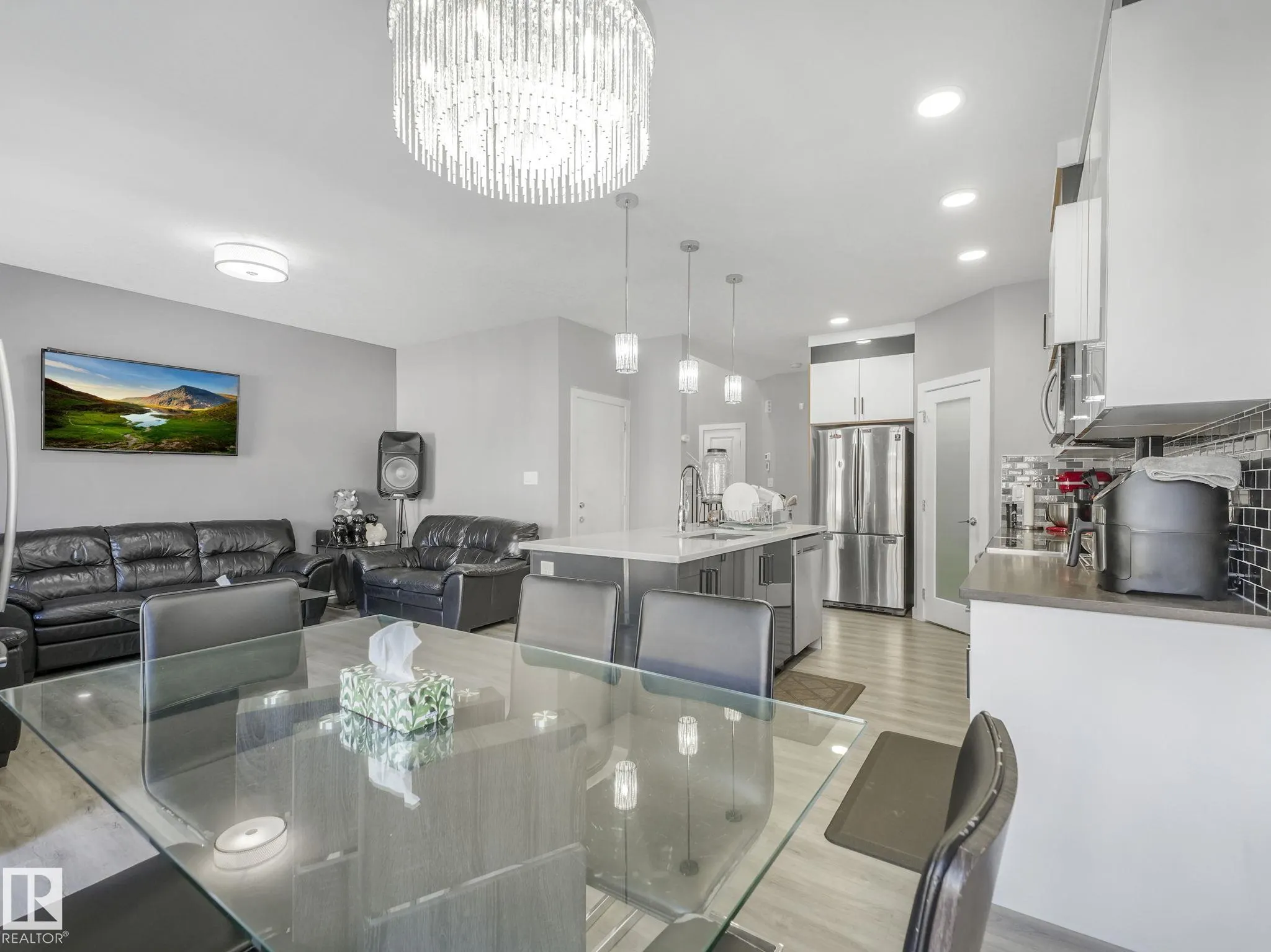 1703 16 Avenue