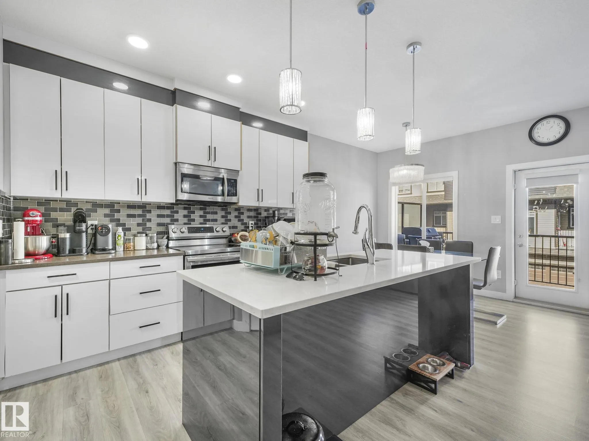1703 16 Avenue