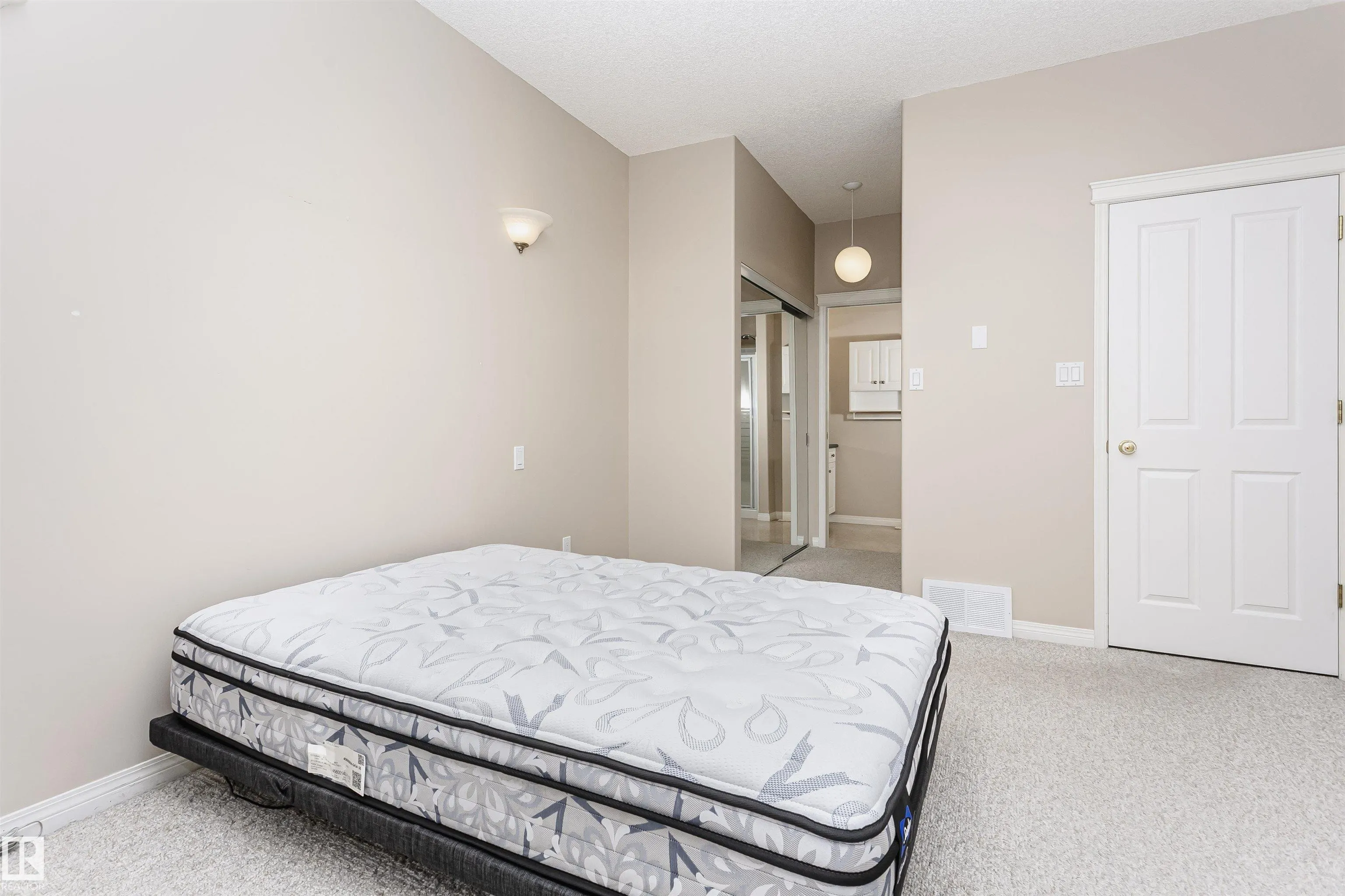 26 LONGVIEW Place