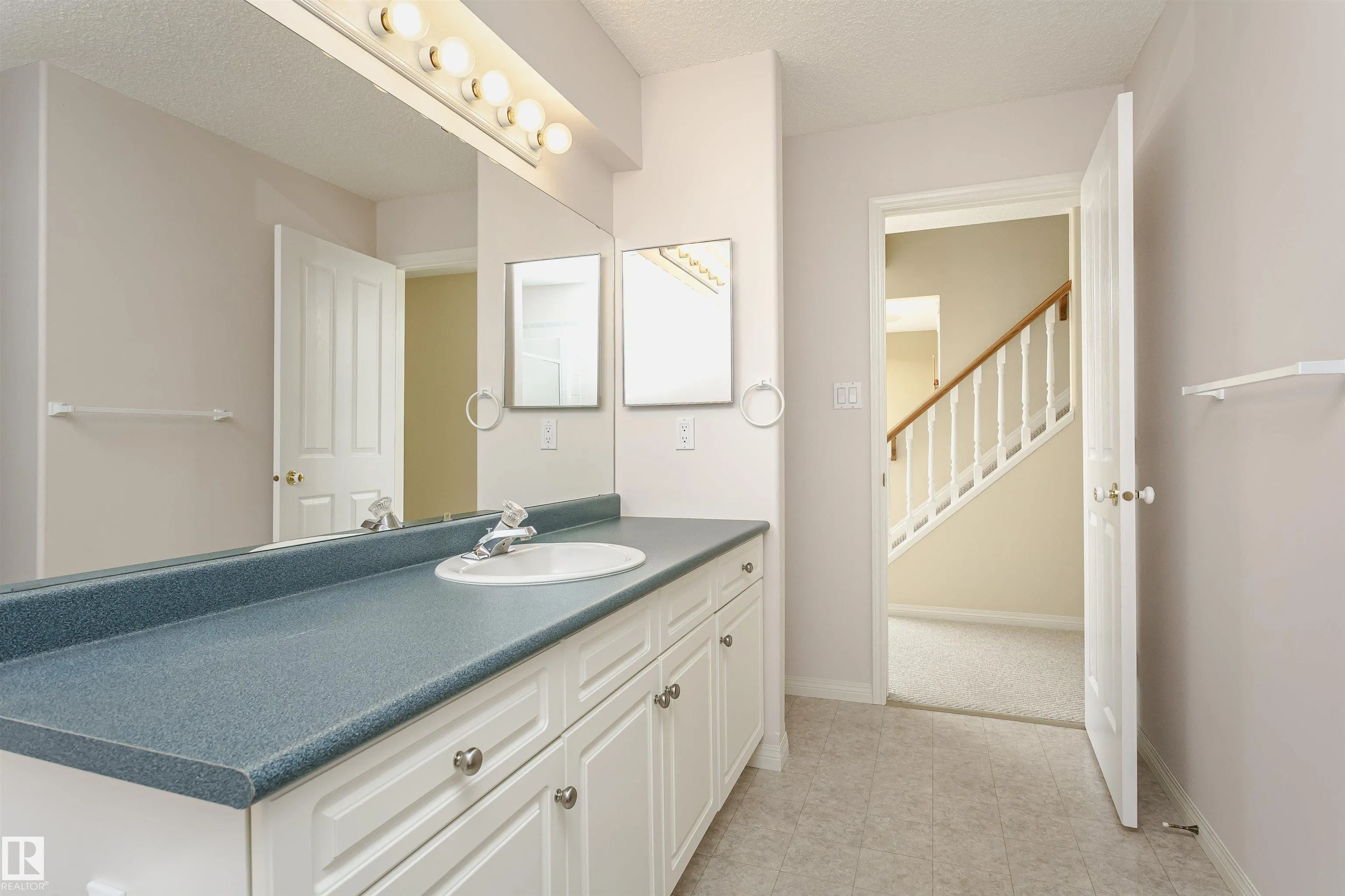 26 LONGVIEW Place