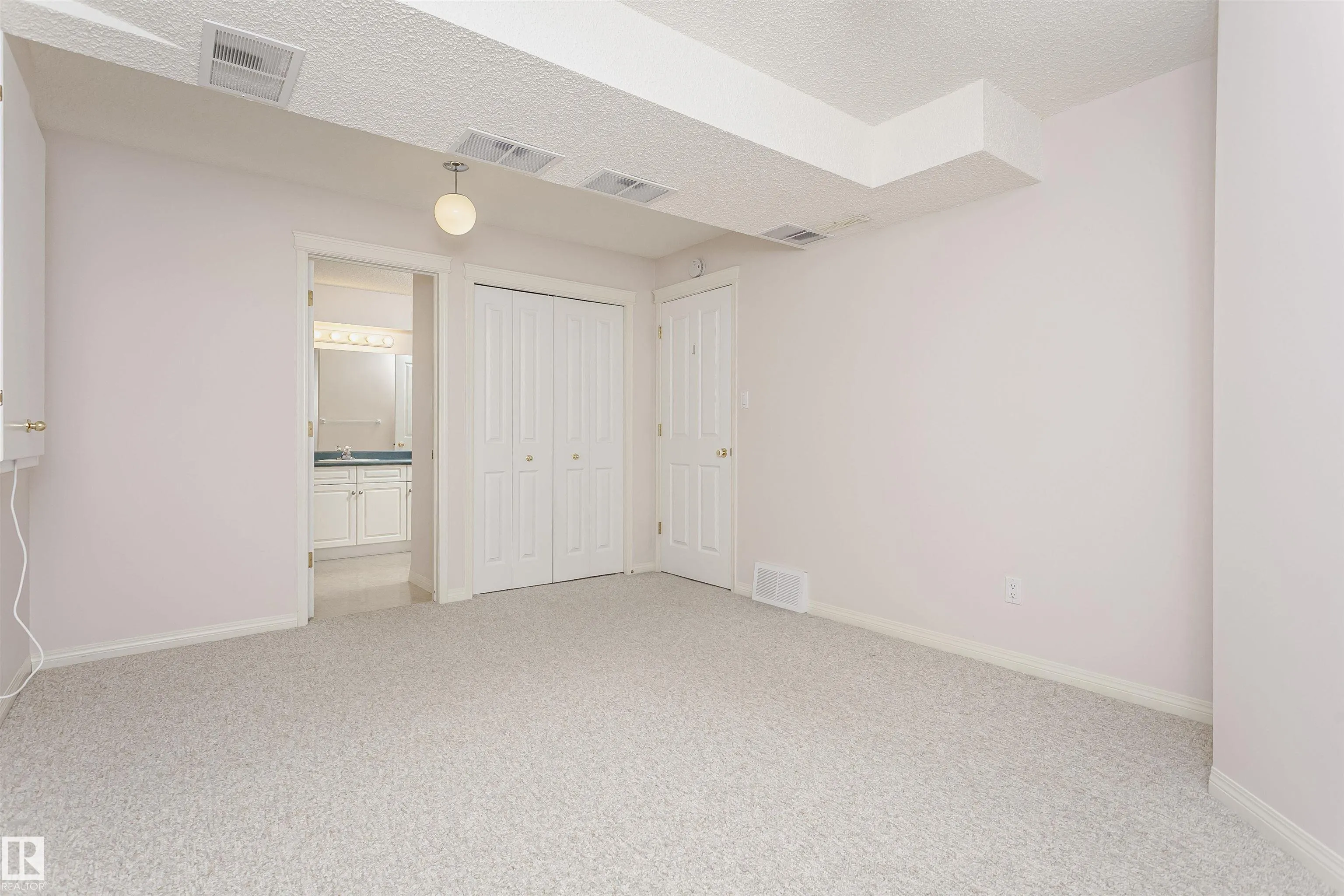 26 LONGVIEW Place