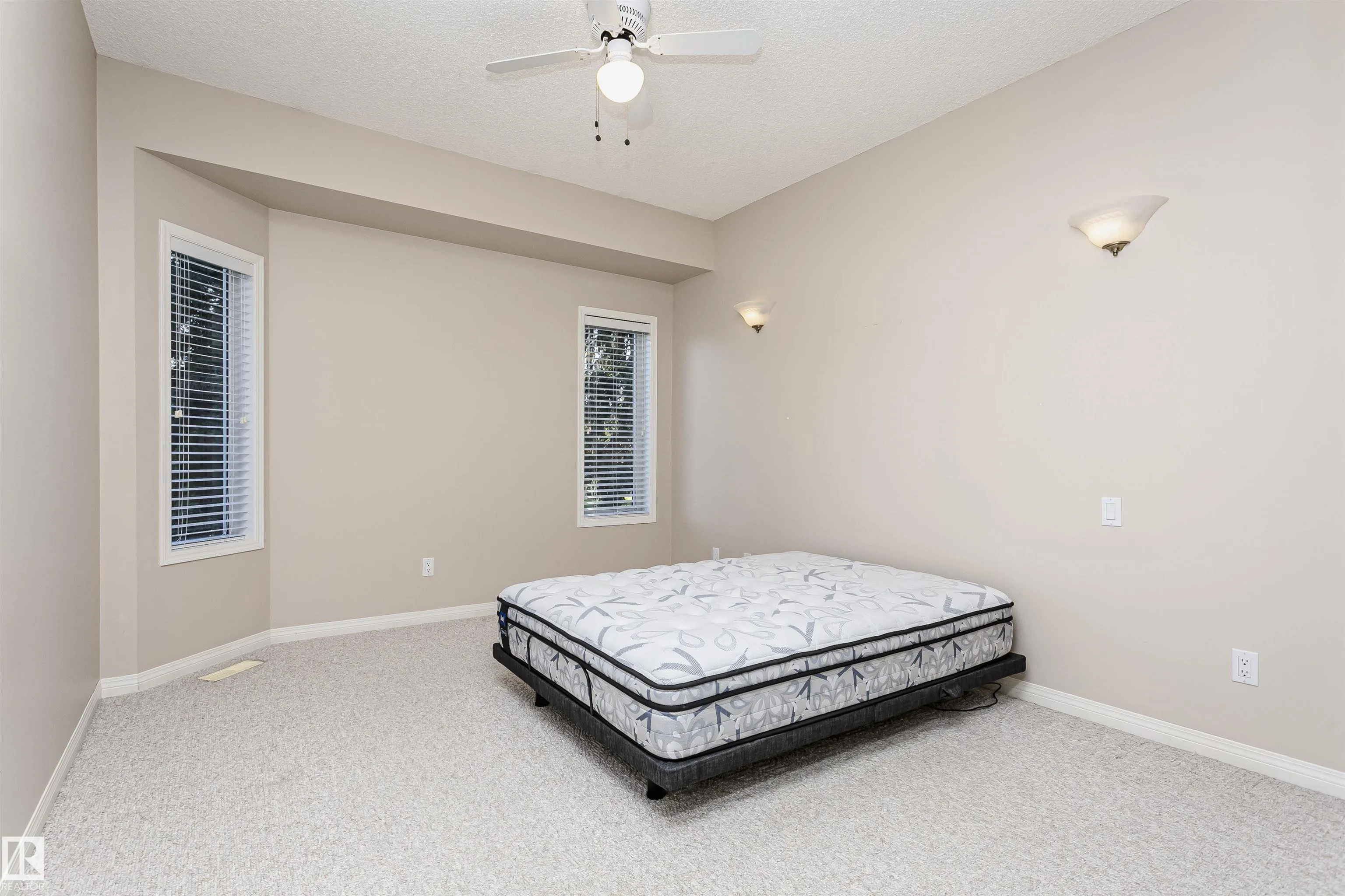 26 LONGVIEW Place