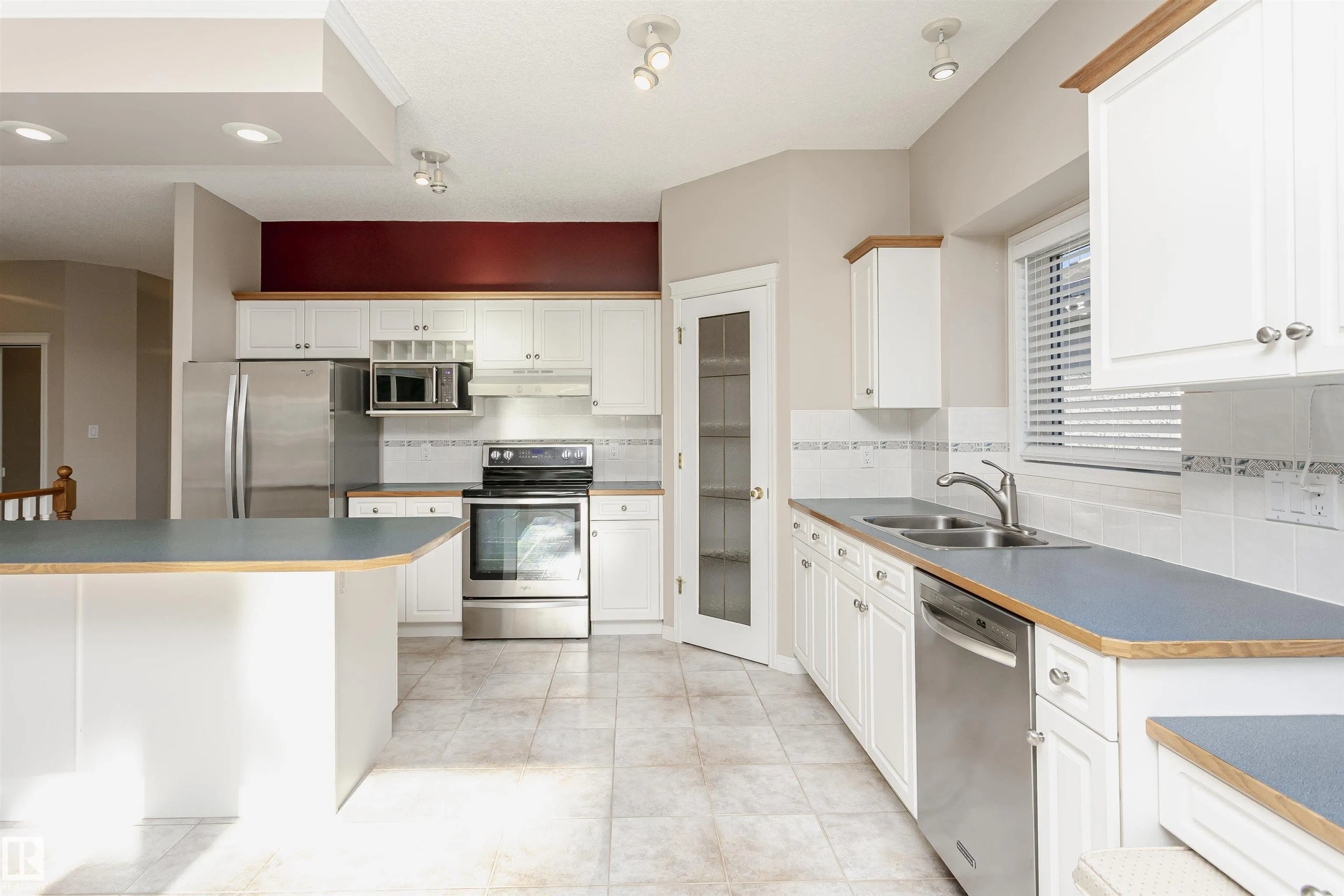 26 LONGVIEW Place