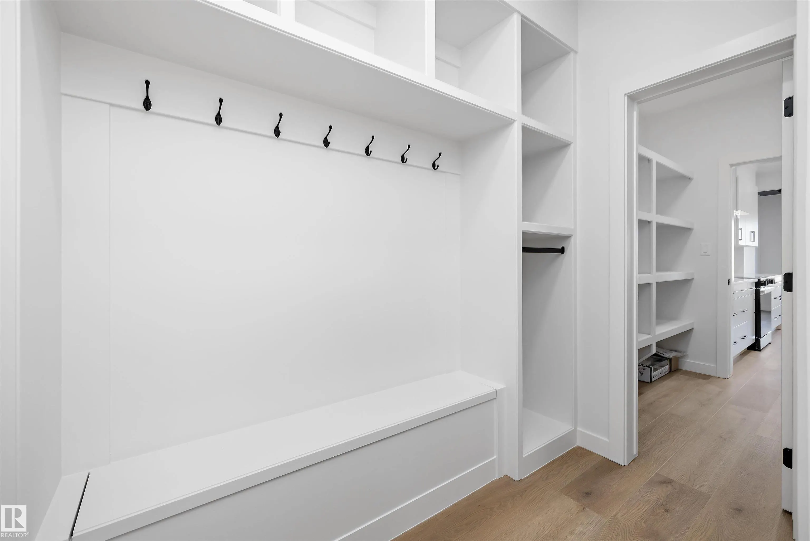 28 Chartres Close