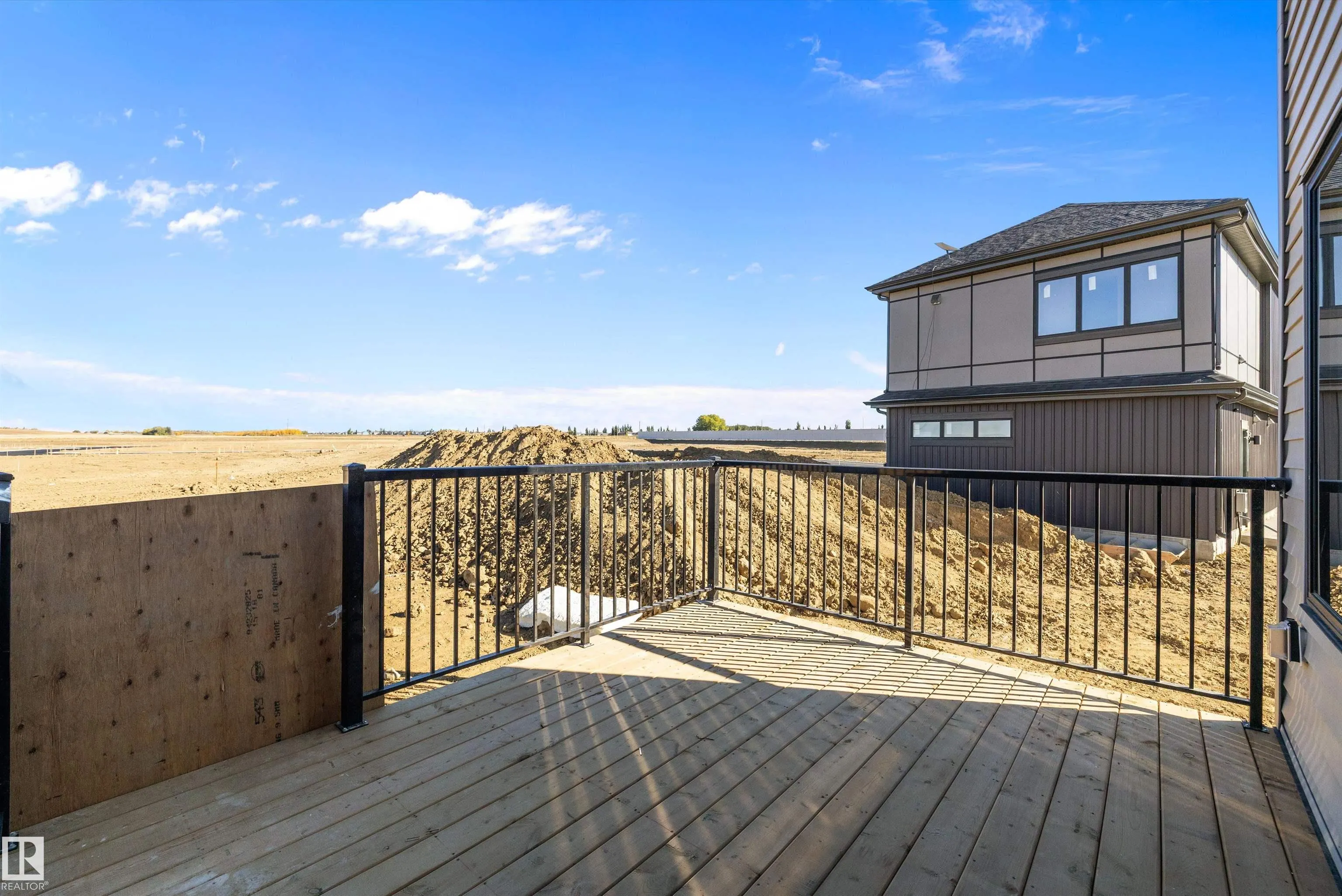 28 Chartres Close