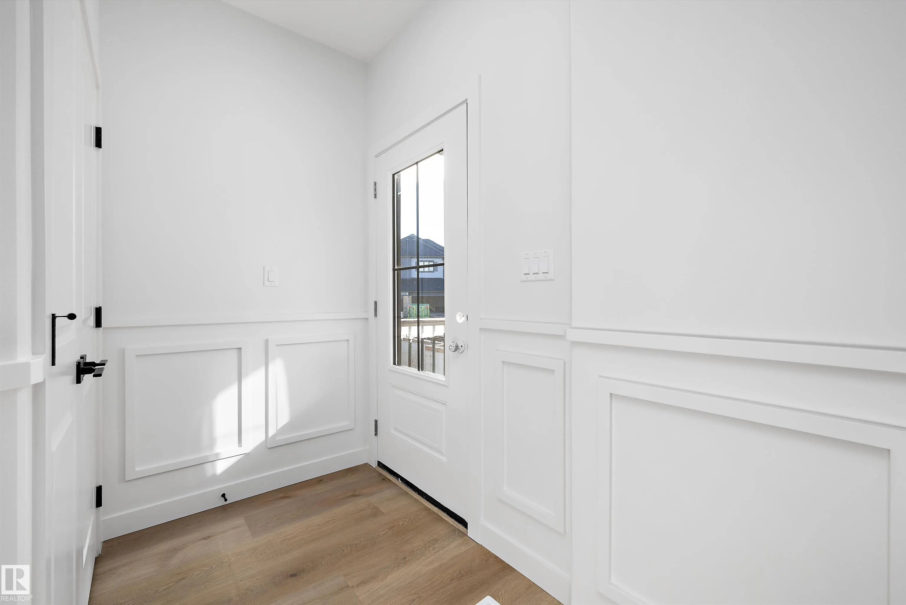 28 Chartres Close