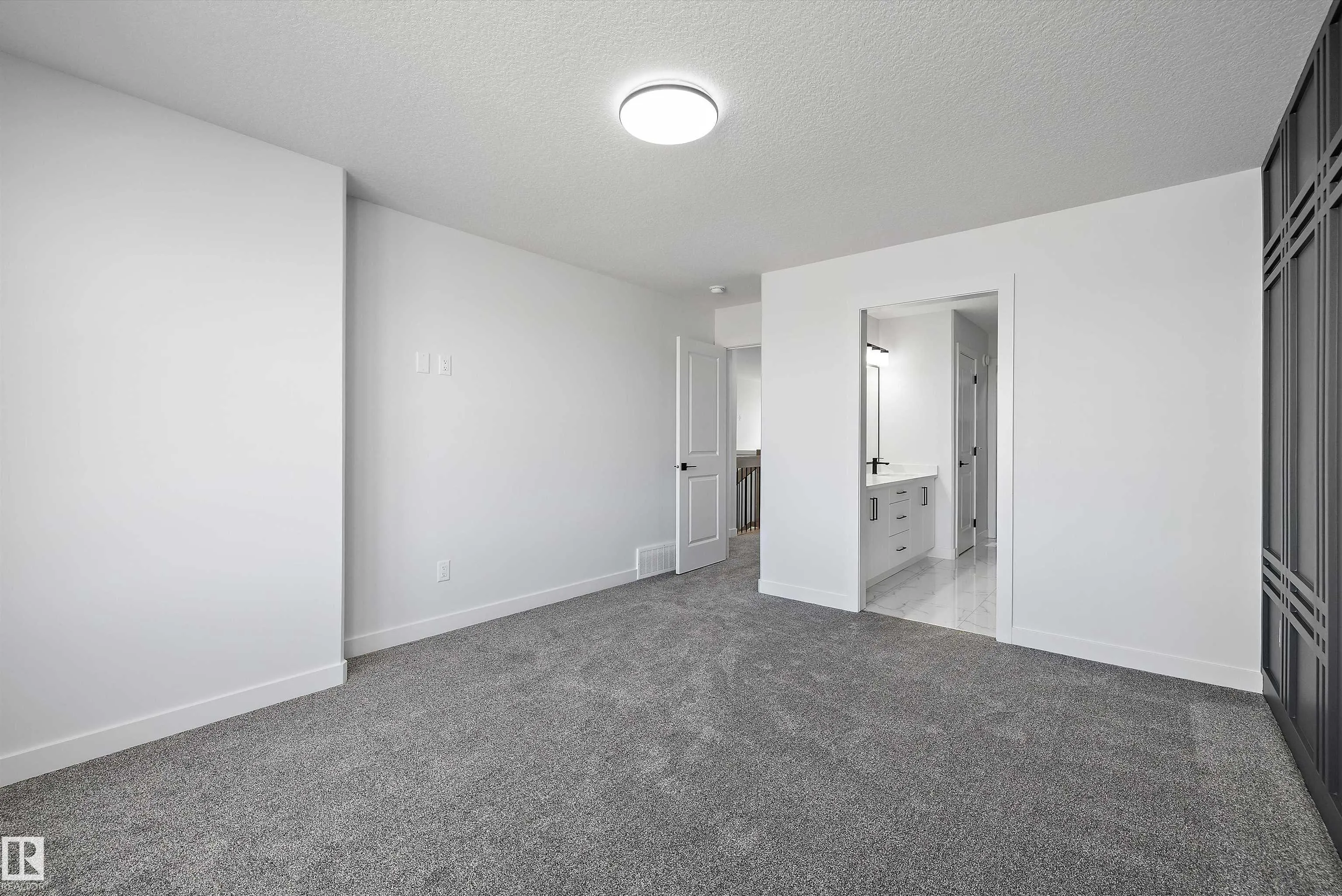 28 Chartres Close