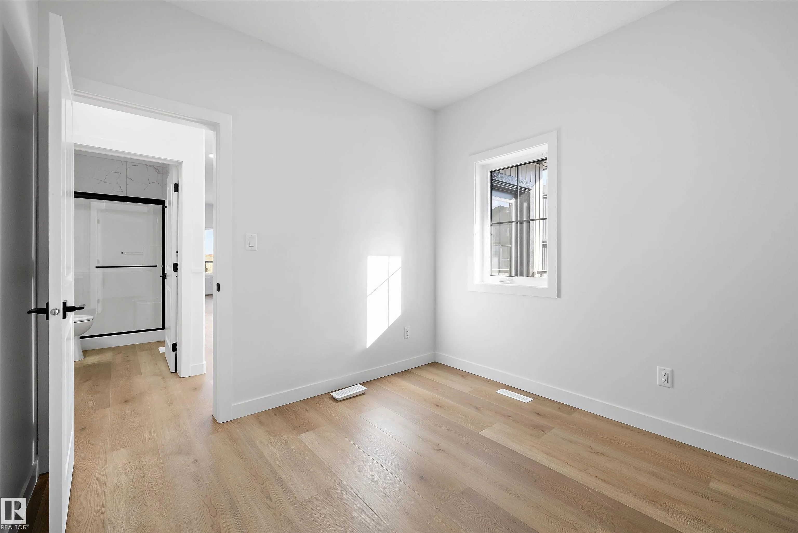 28 Chartres Close