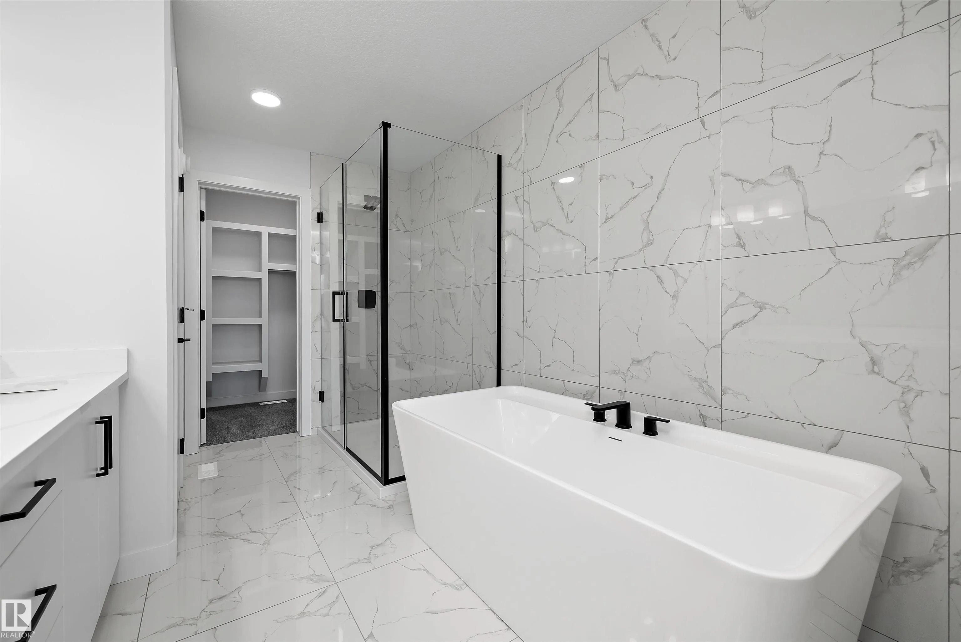 28 Chartres Close