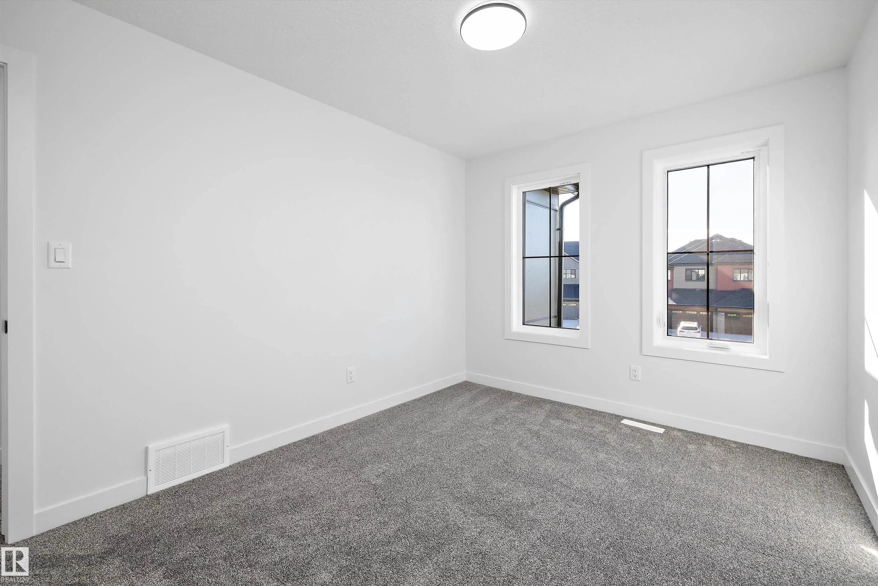 28 Chartres Close