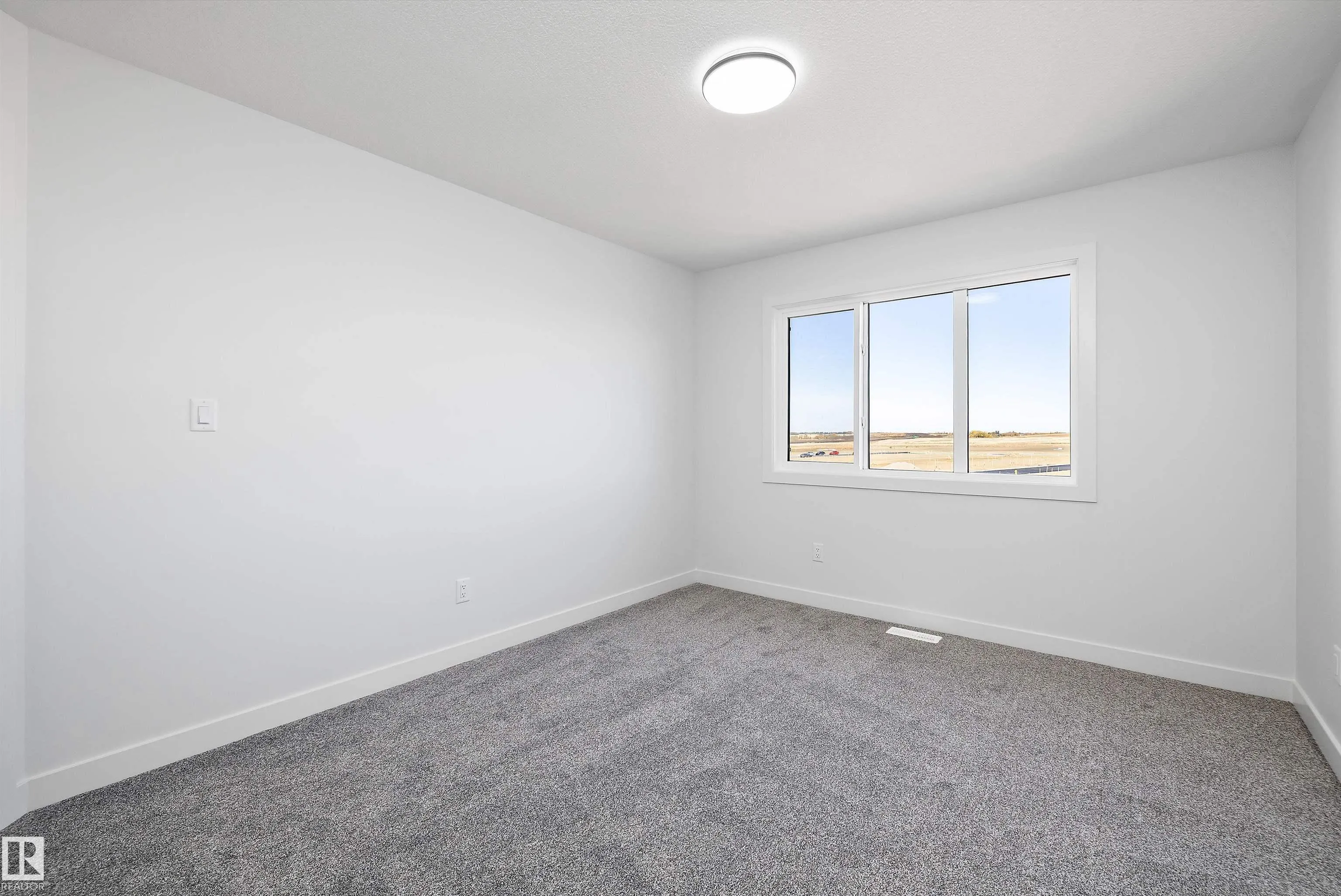 28 Chartres Close